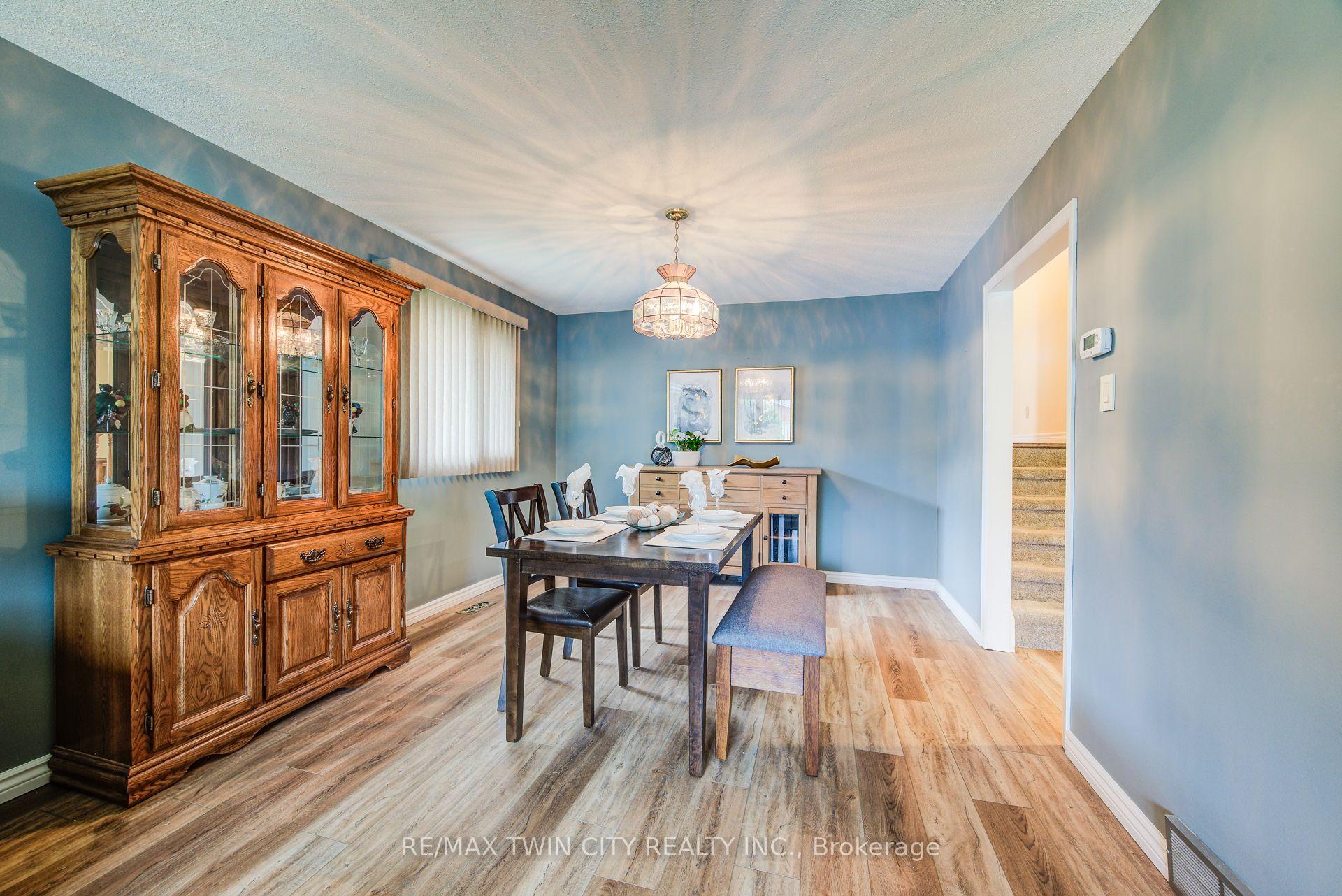 Photo 11 of 291 Biehn Drive, Kitchener — HOMEH