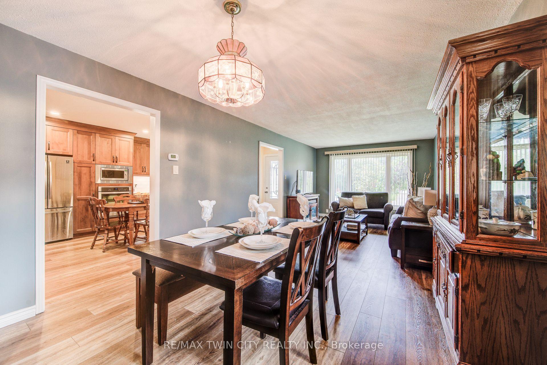 Photo 12 of 291 Biehn Drive, Kitchener — HOMEH