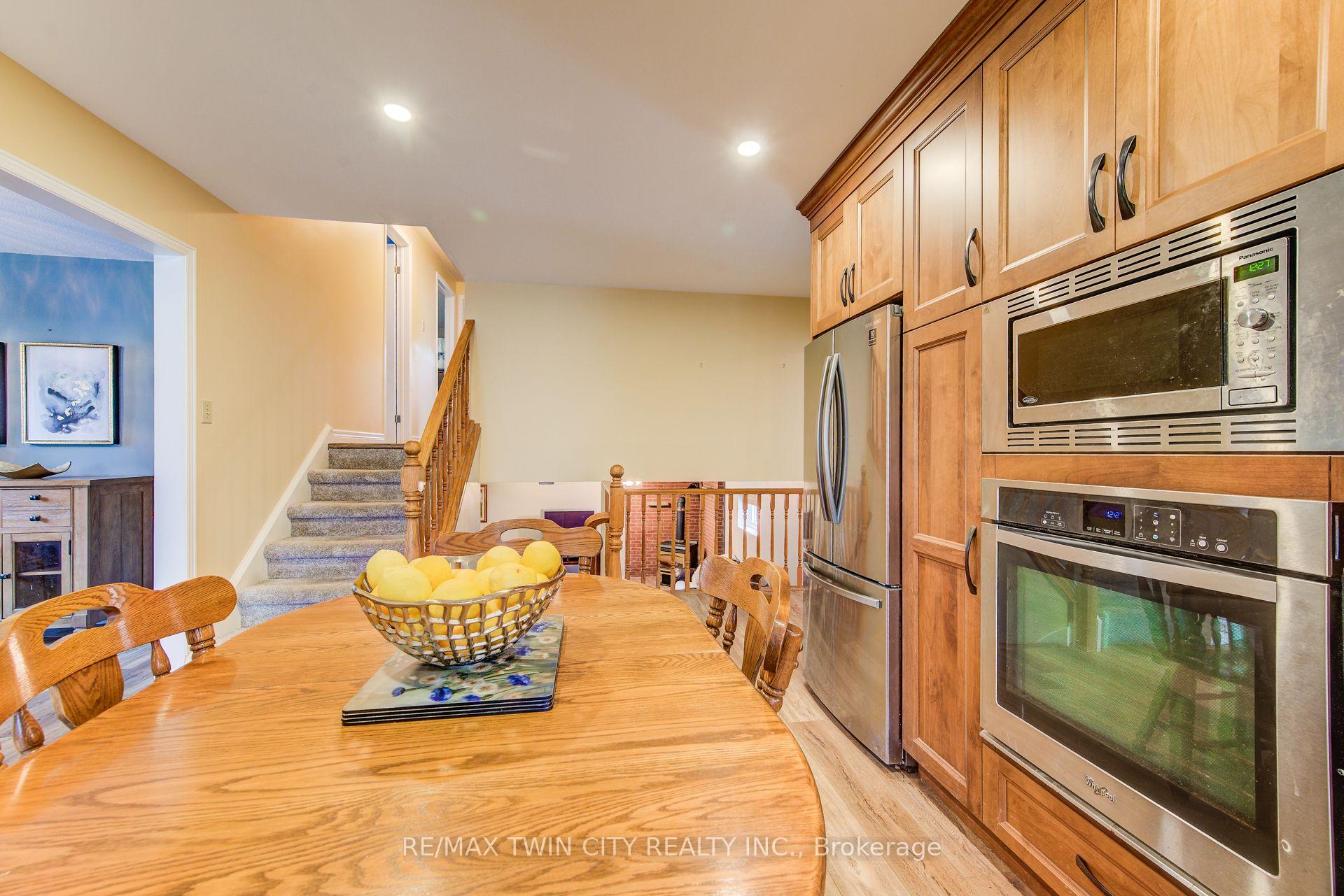 Photo 17 of 291 Biehn Drive, Kitchener — HOMEH