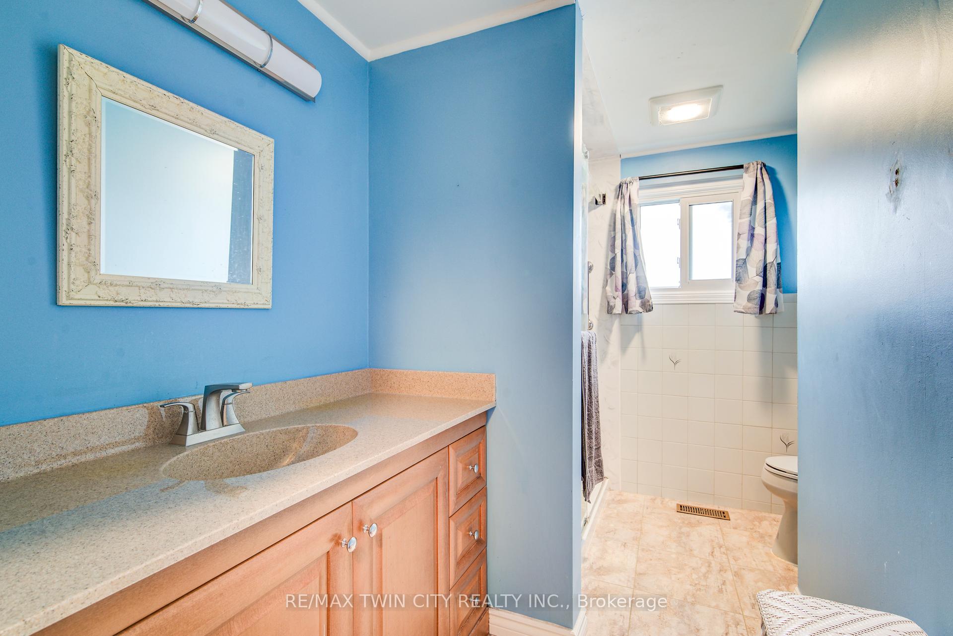 Photo 20 of 291 Biehn Drive, Kitchener — HOMEH