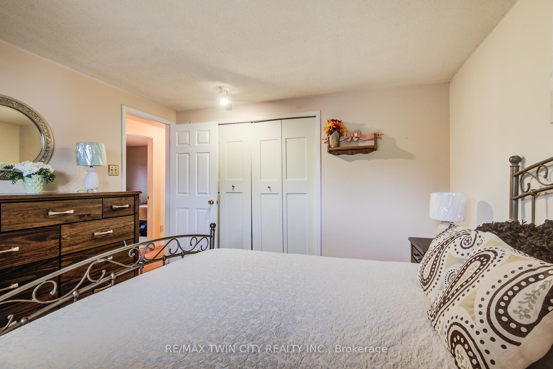 Photo 25 of 291 Biehn Drive, Kitchener — HOMEH