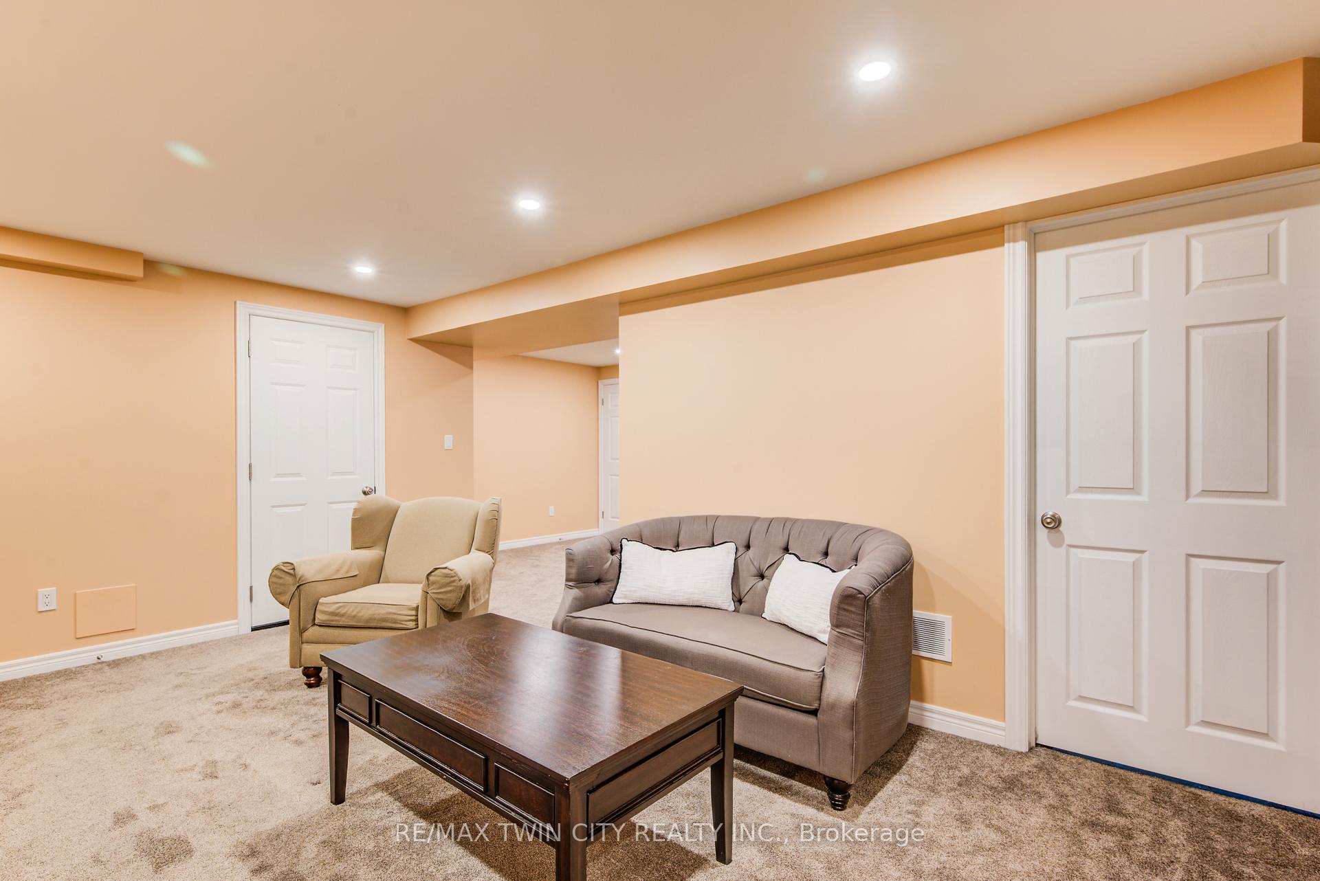 Photo 32 of 291 Biehn Drive, Kitchener — HOMEH