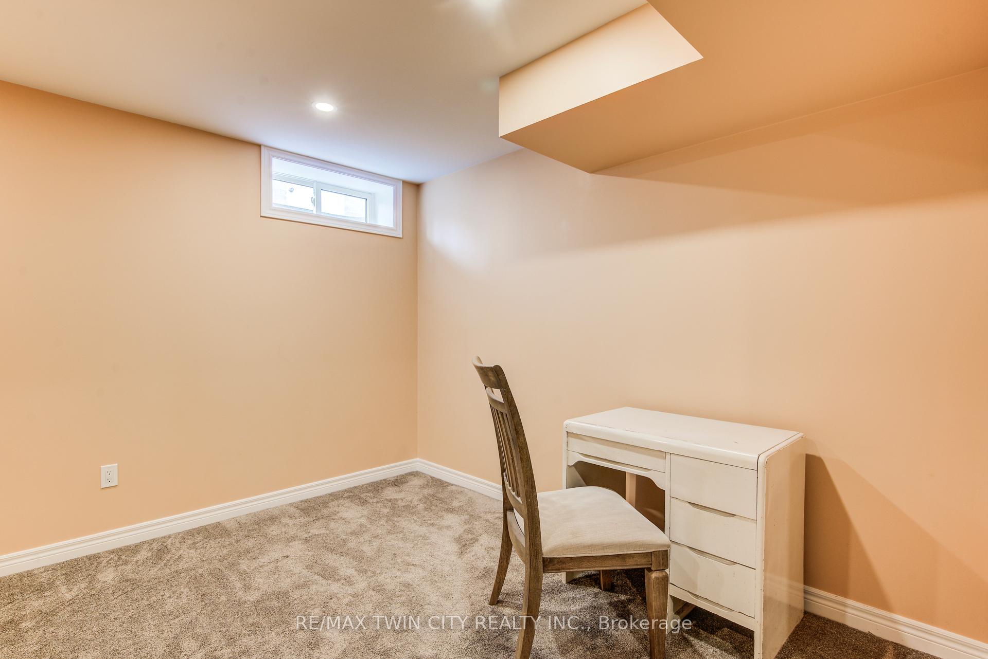 Photo 33 of 291 Biehn Drive, Kitchener — HOMEH