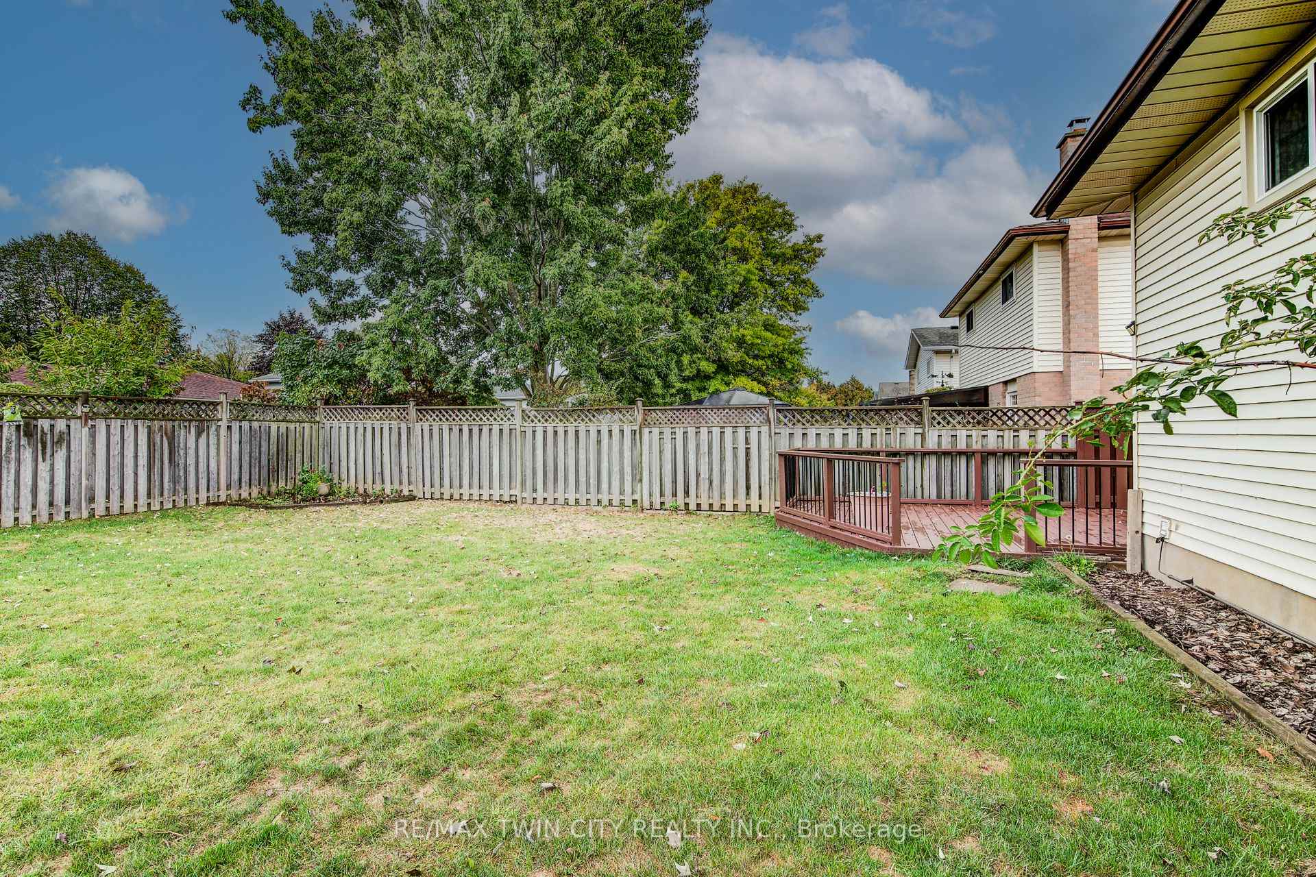 Photo 40 of 291 Biehn Drive, Kitchener — HOMEH