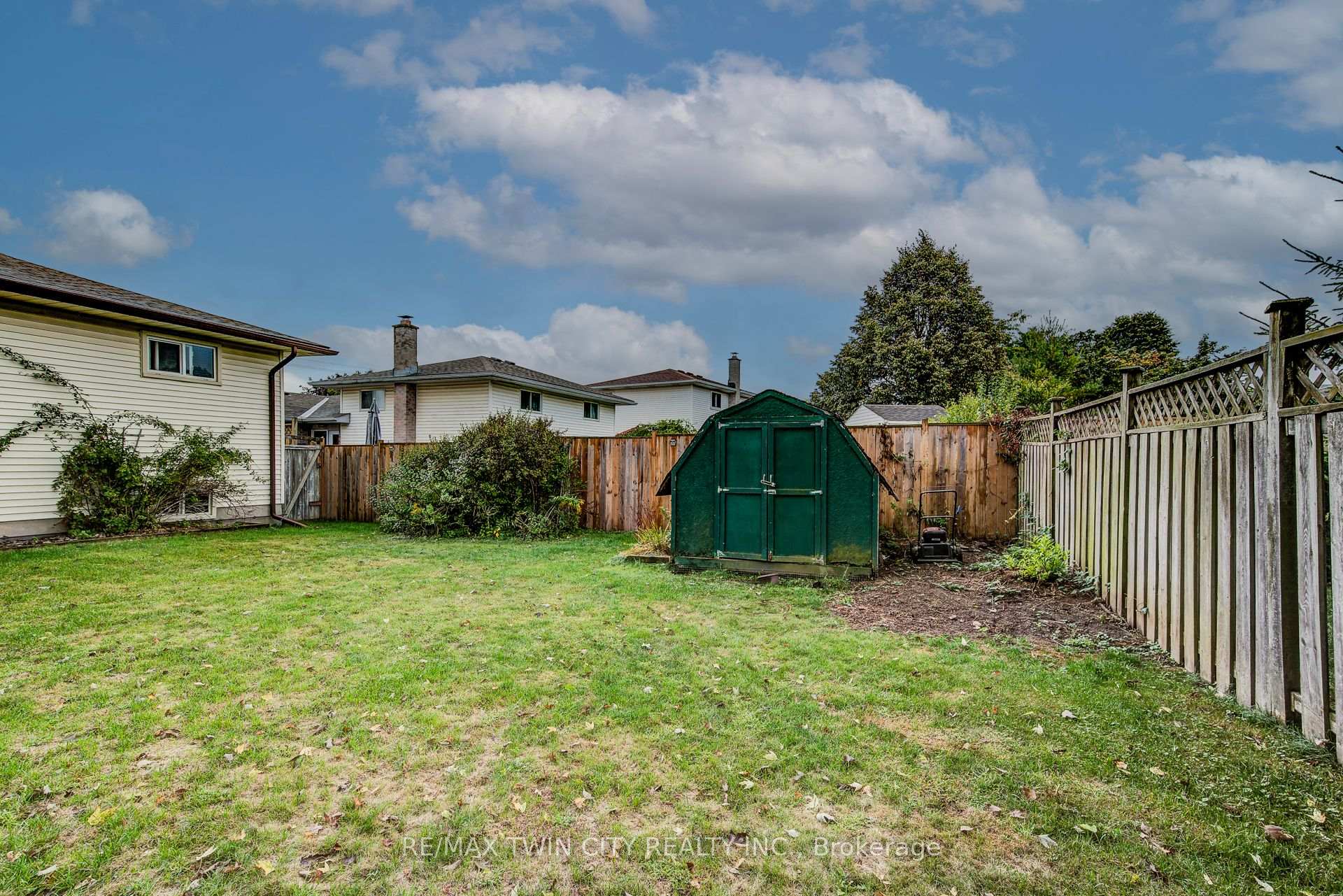 Photo 44 of 291 Biehn Drive, Kitchener — HOMEH