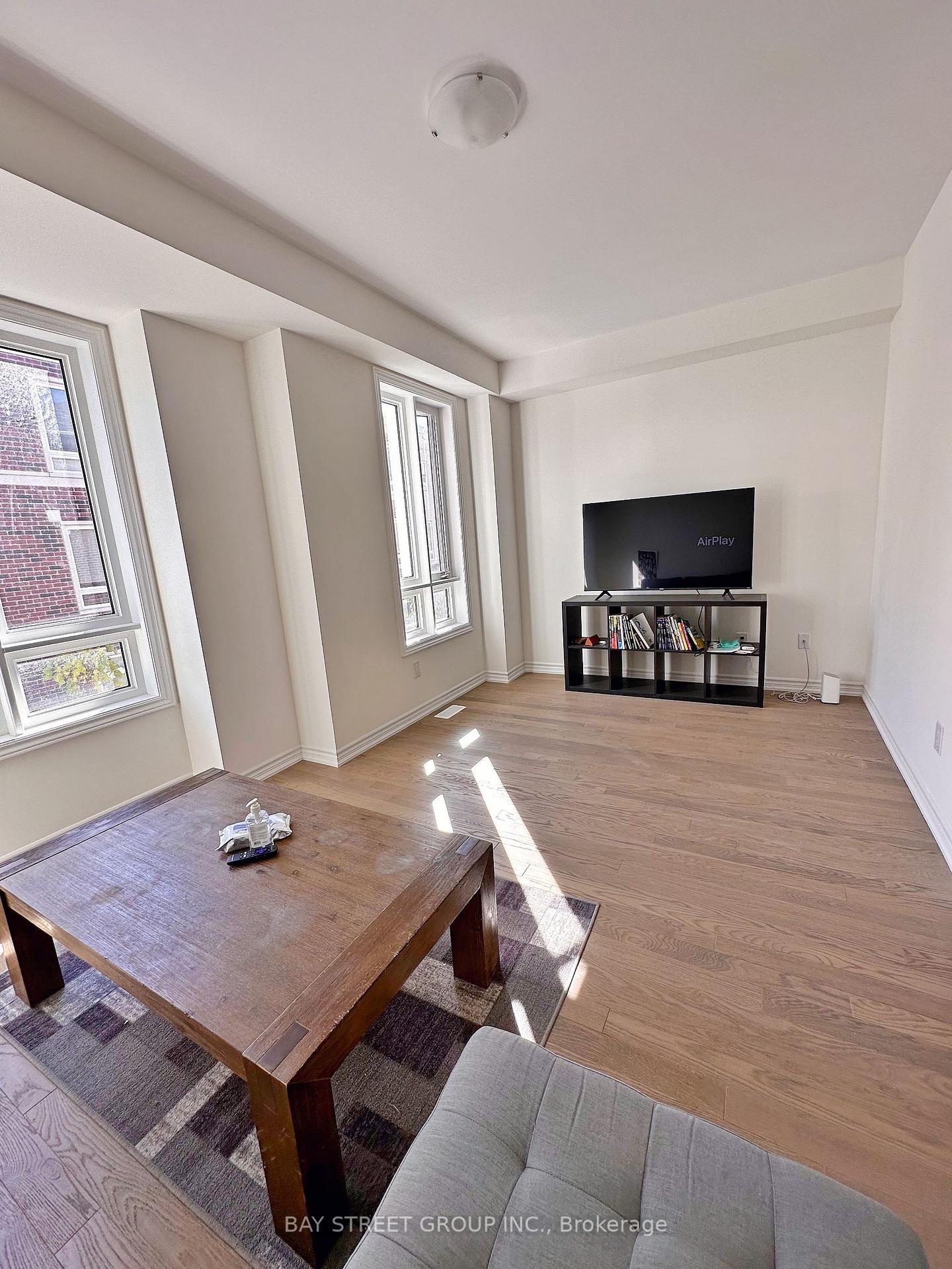 Photo 8 of 74 Chicago Lane, Markham, Wismer — HOMEH