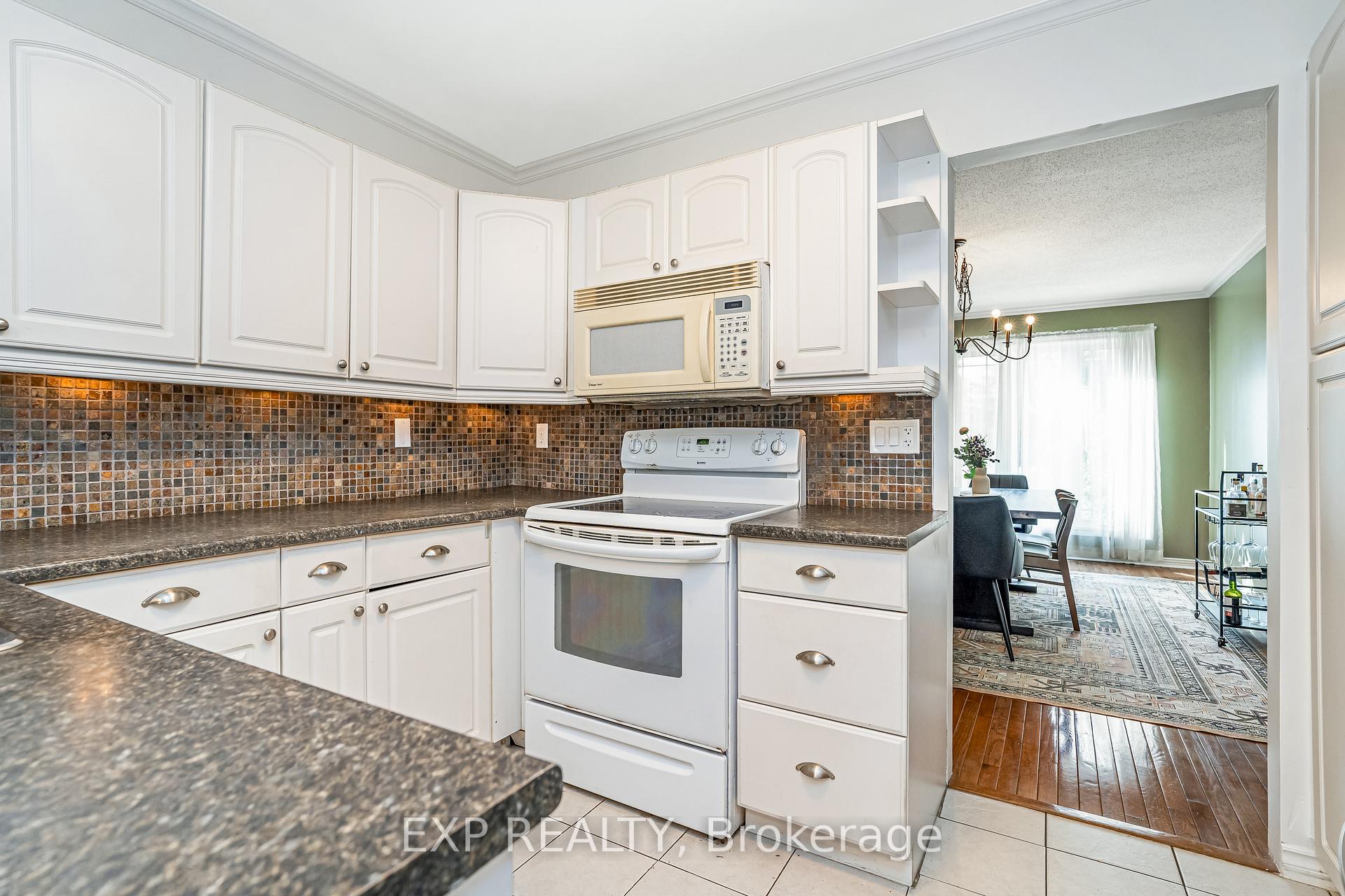 Photo 6 of 18 Hawley Crescent, Ottawa, Kanata - Bridlewood — HOMEH