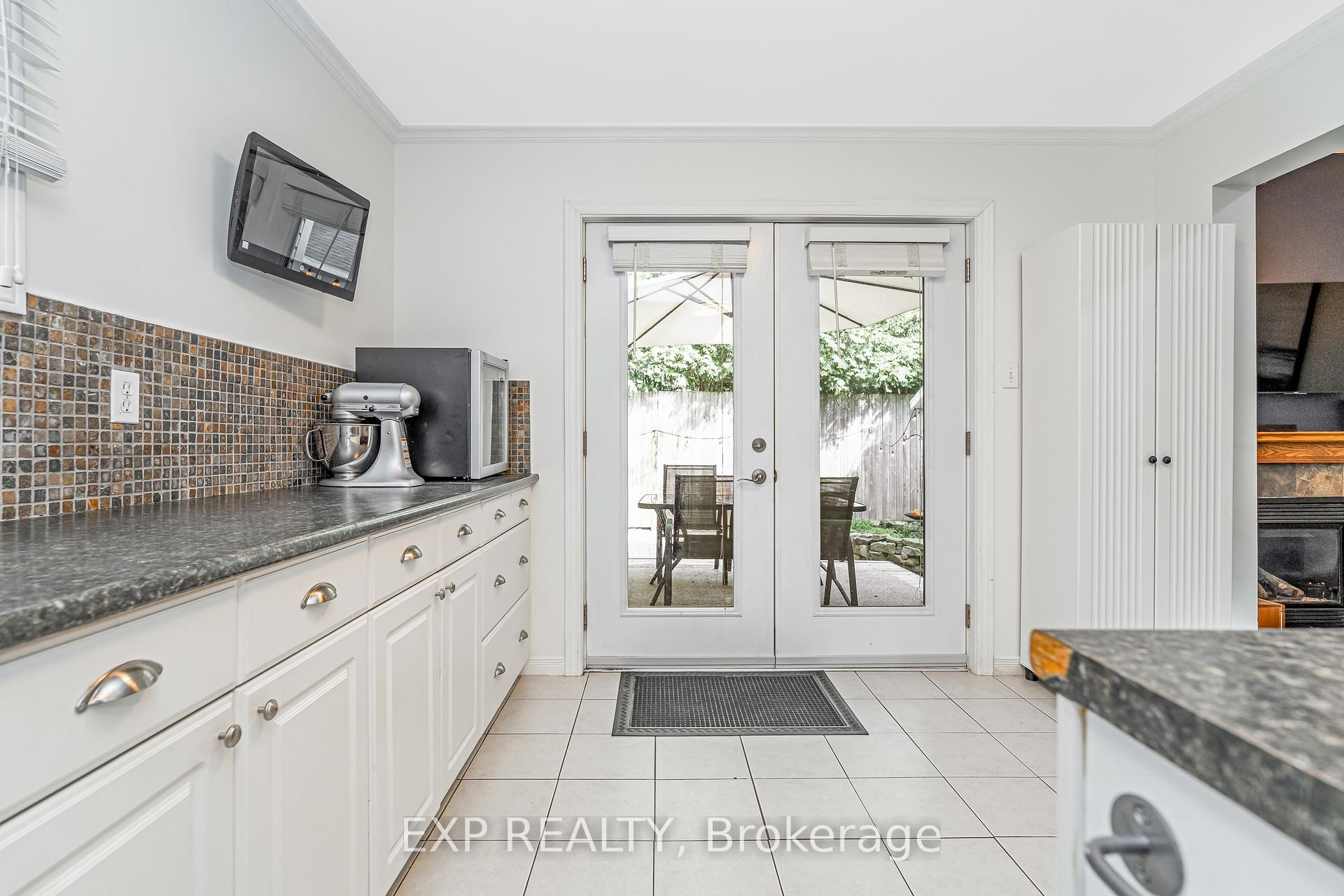 Photo 8 of 18 Hawley Crescent, Ottawa, Kanata - Bridlewood — HOMEH