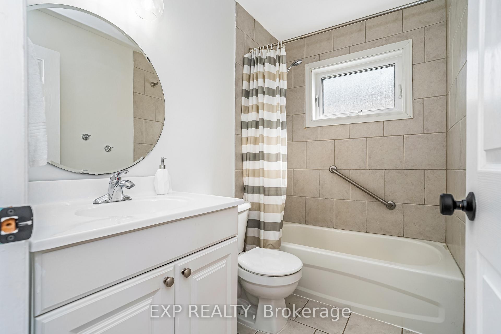 Photo 16 of 18 Hawley Crescent, Ottawa, Kanata - Bridlewood — HOMEH