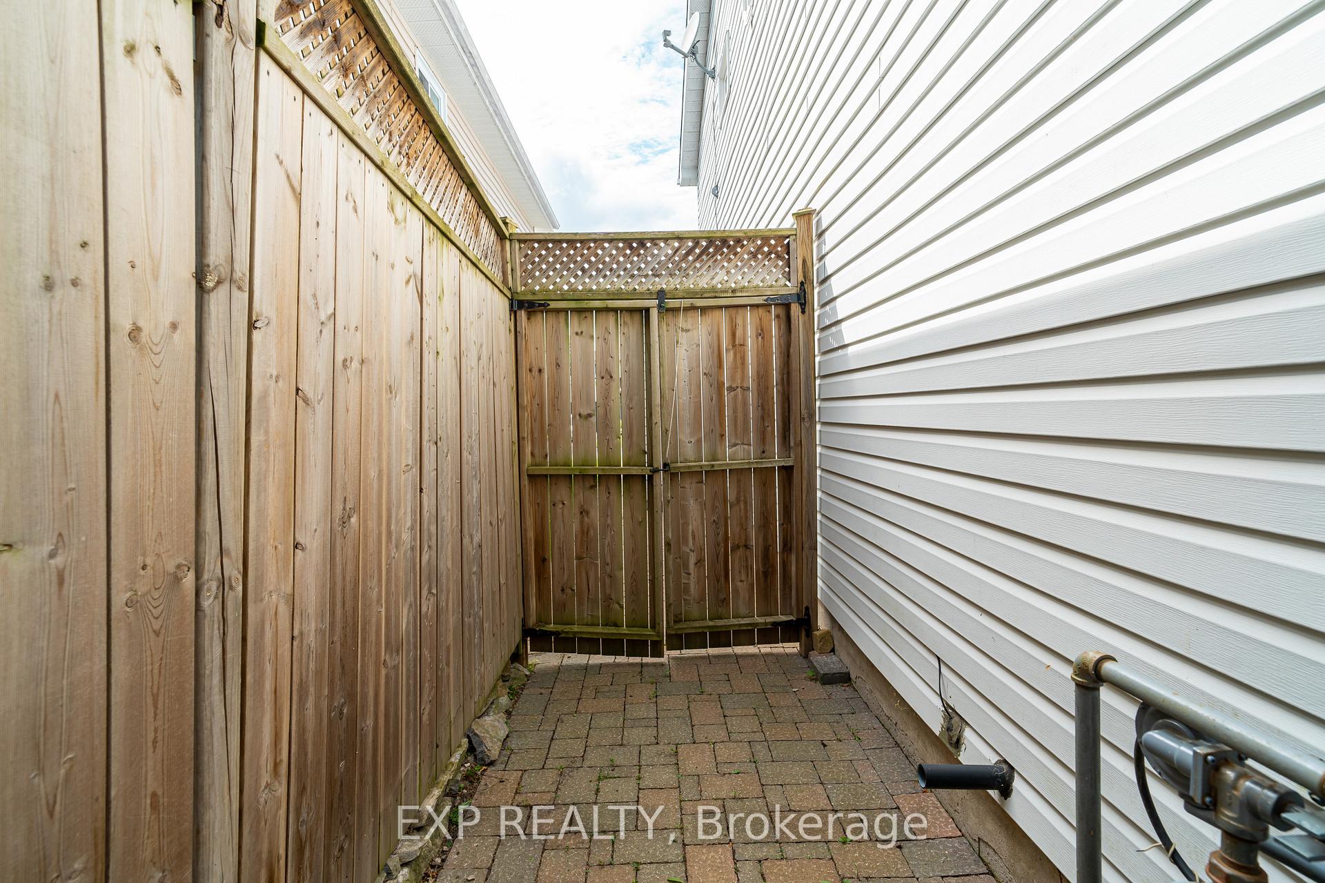 Photo 32 of 18 Hawley Crescent, Ottawa, Kanata - Bridlewood — HOMEH