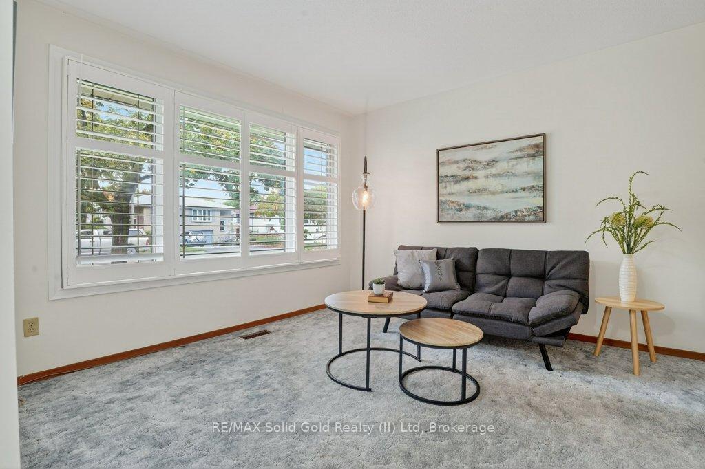 Photo 3 of 309 Westwood Drive, Kitchener — HOMEH