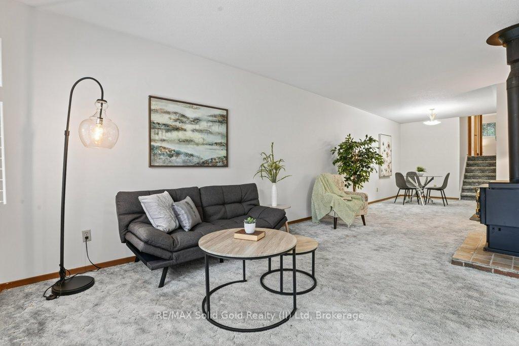 Photo 4 of 309 Westwood Drive, Kitchener — HOMEH