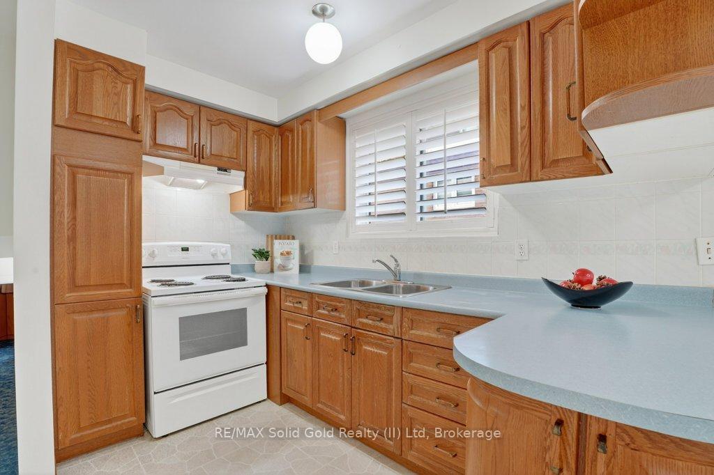 Photo 8 of 309 Westwood Drive, Kitchener — HOMEH