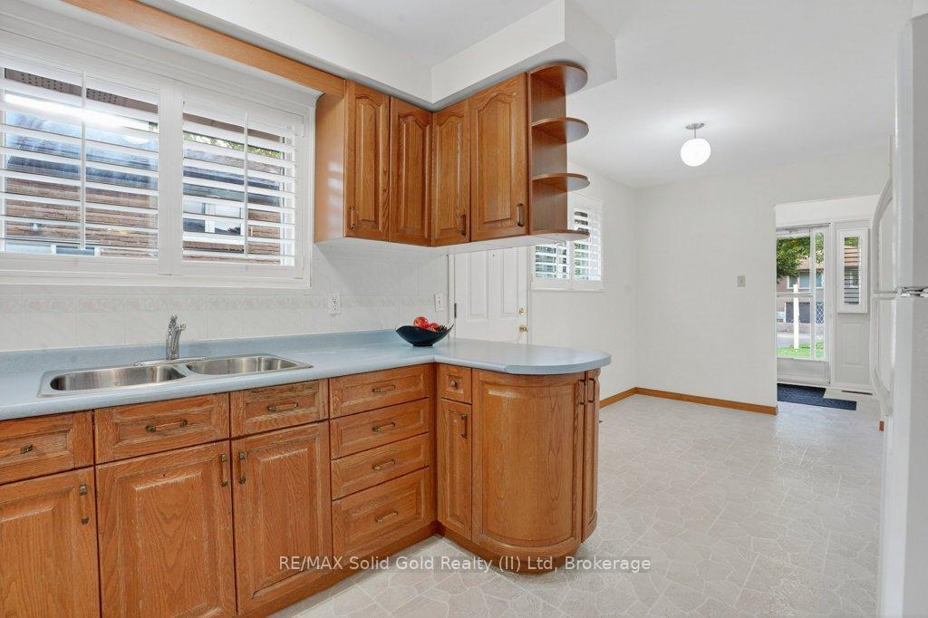 Photo 9 of 309 Westwood Drive, Kitchener — HOMEH