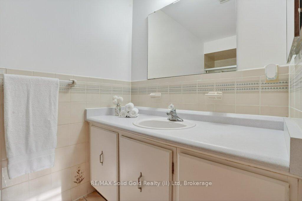 Photo 17 of 309 Westwood Drive, Kitchener — HOMEH