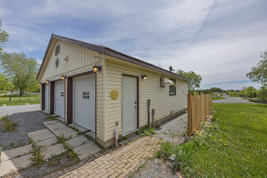 Photo 9 of 4630 County Road 2 Highway, Loyalist, Lennox and Addington - South — HOMEH