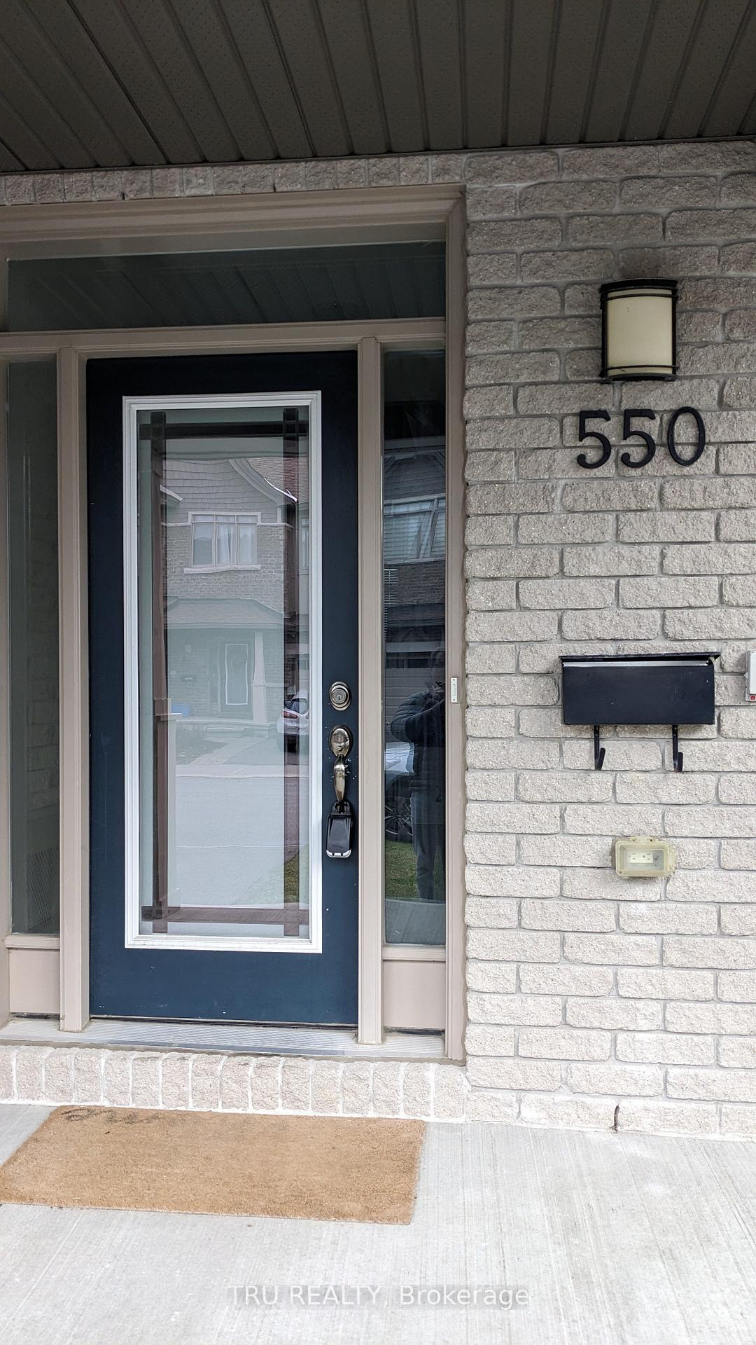 Photo 3 of 550 Rioja Street, Ottawa, Kanata - Emerald Meadows/Trailwest — HOMEH