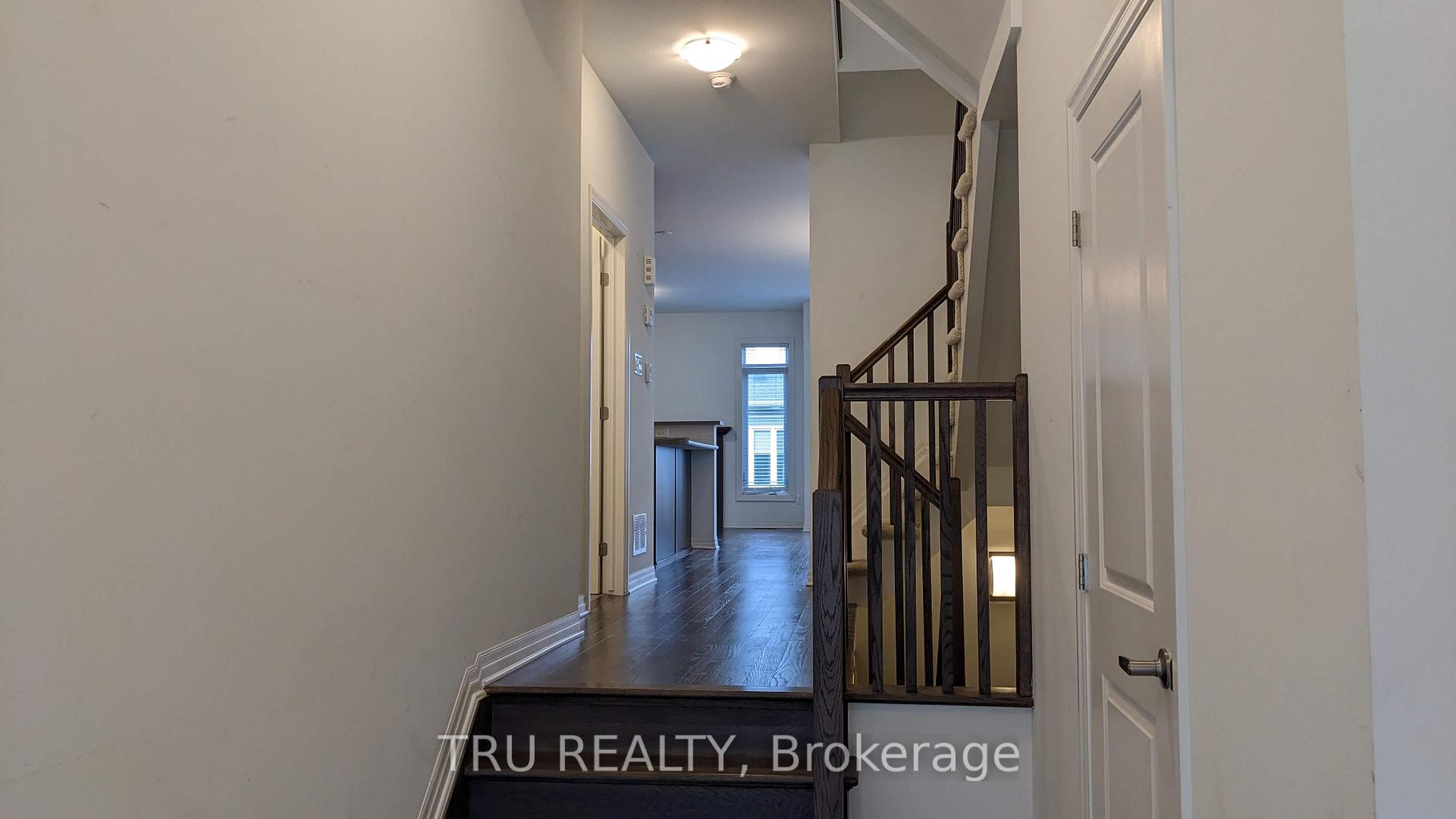 Photo 4 of 550 Rioja Street, Ottawa, Kanata - Emerald Meadows/Trailwest — HOMEH