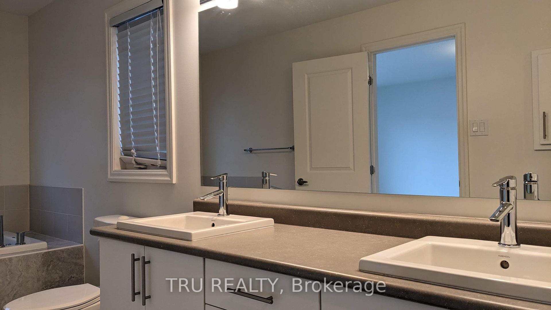 Photo 15 of 550 Rioja Street, Ottawa, Kanata - Emerald Meadows/Trailwest — HOMEH