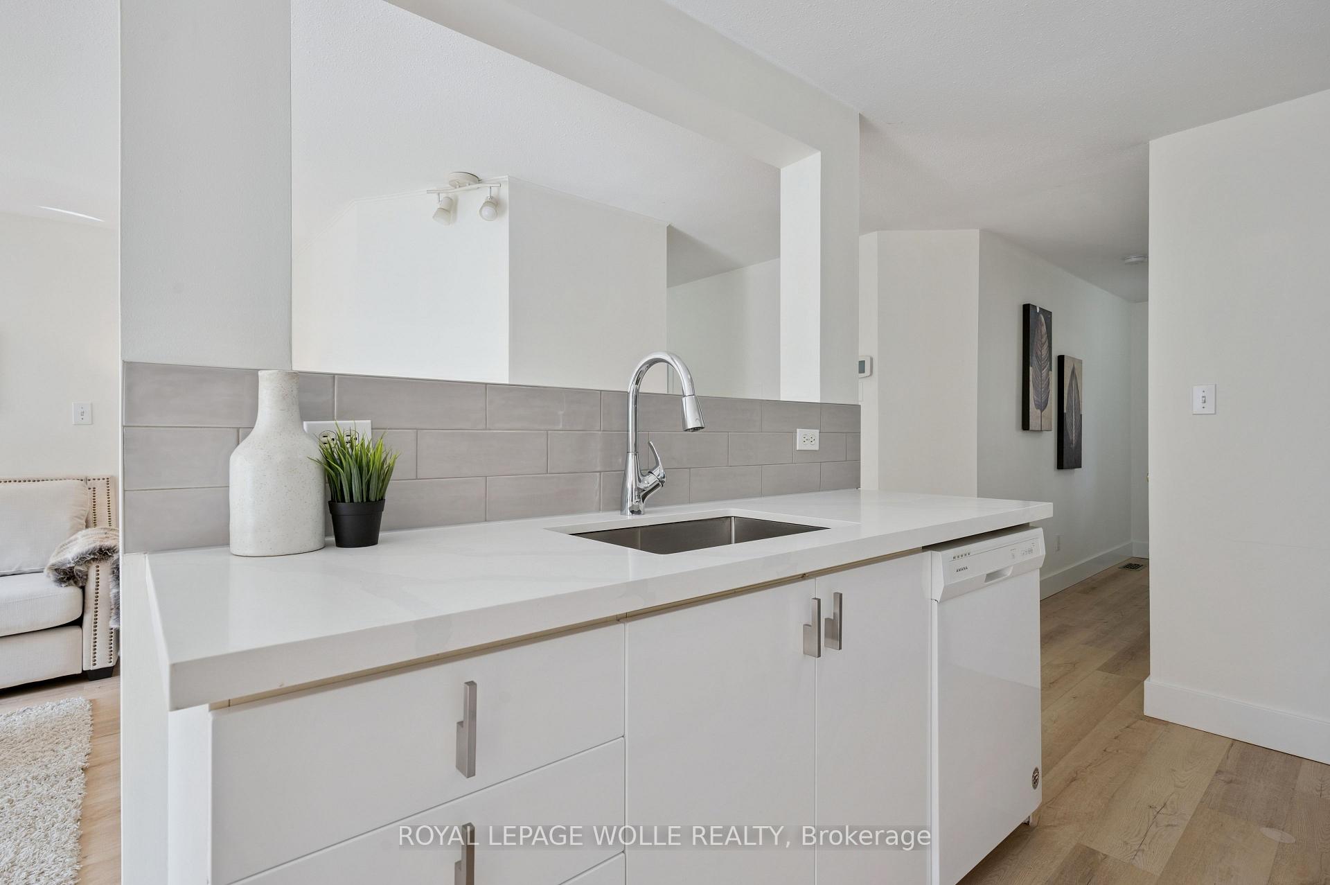 Photo 11 of 25 Prosperity Drive, Kitchener — HOMEH