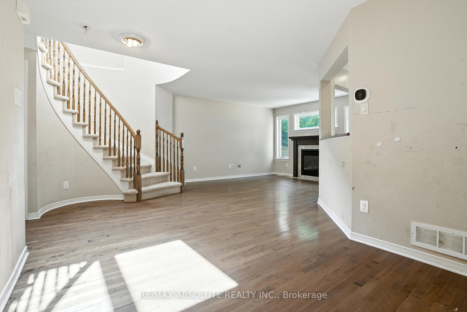 Photo 5 of 377 Celtic Ridge Crescent, Ottawa, Kanata - Morgan's Grant/South March — HOMEH