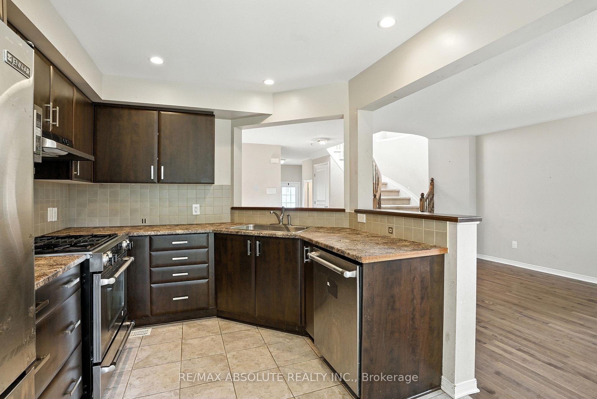 Photo 10 of 377 Celtic Ridge Crescent, Ottawa, Kanata - Morgan's Grant/South March — HOMEH