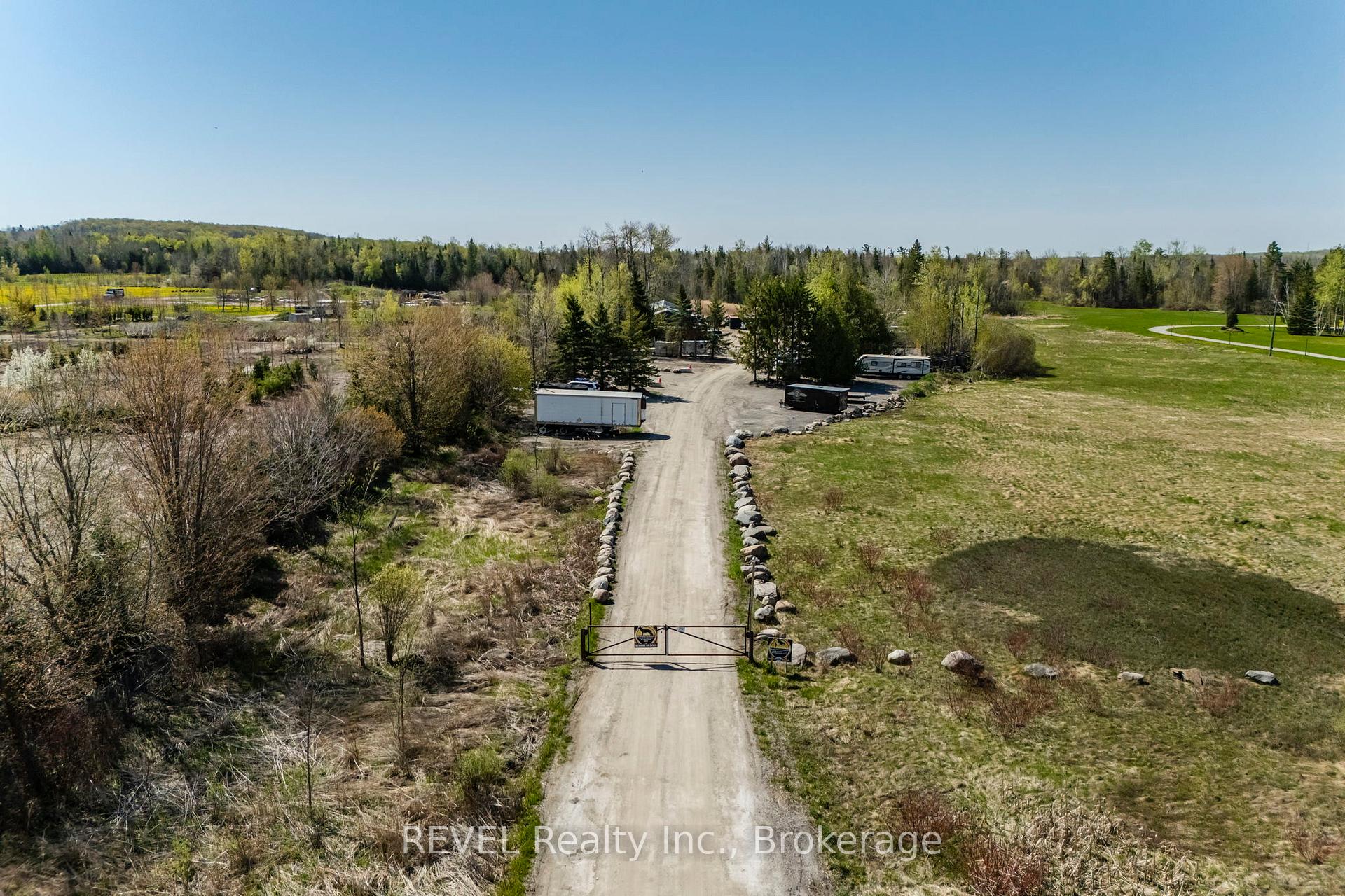 Photo 13 of 2513 Innisfil Beach Road, Innisfil, Rural Innisfil — HOMEH