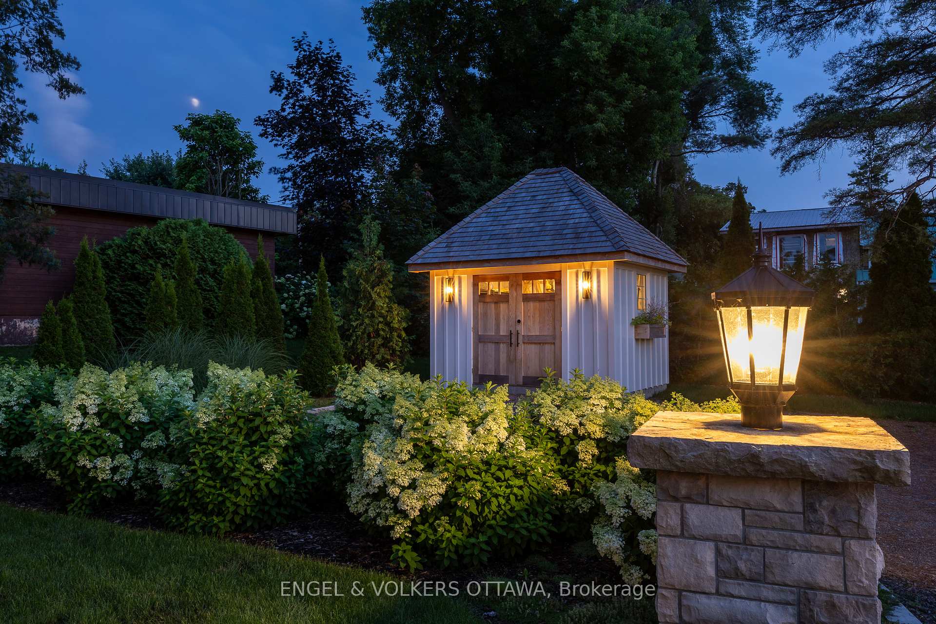 Photo 3 of 5651 Herwig Place, Ottawa, Manotick South to Roger Stevens — HOMEH