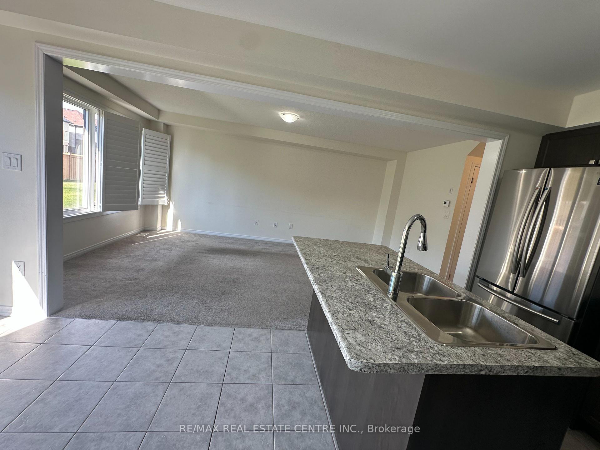 Photo 4 of 49 Queens Mary Drive S, Hamilton, Stoney Creek Mountain — HOMEH