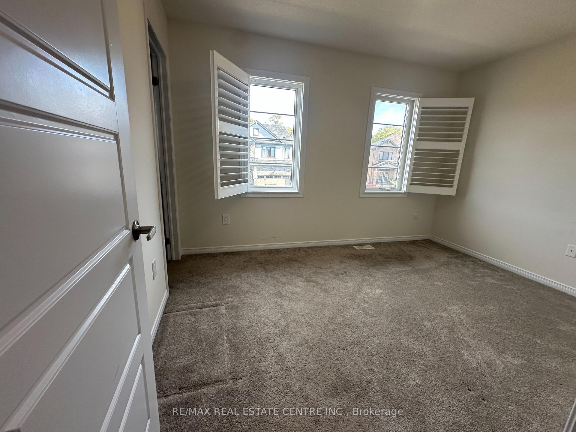 Photo 10 of 49 Queens Mary Drive S, Hamilton, Stoney Creek Mountain — HOMEH