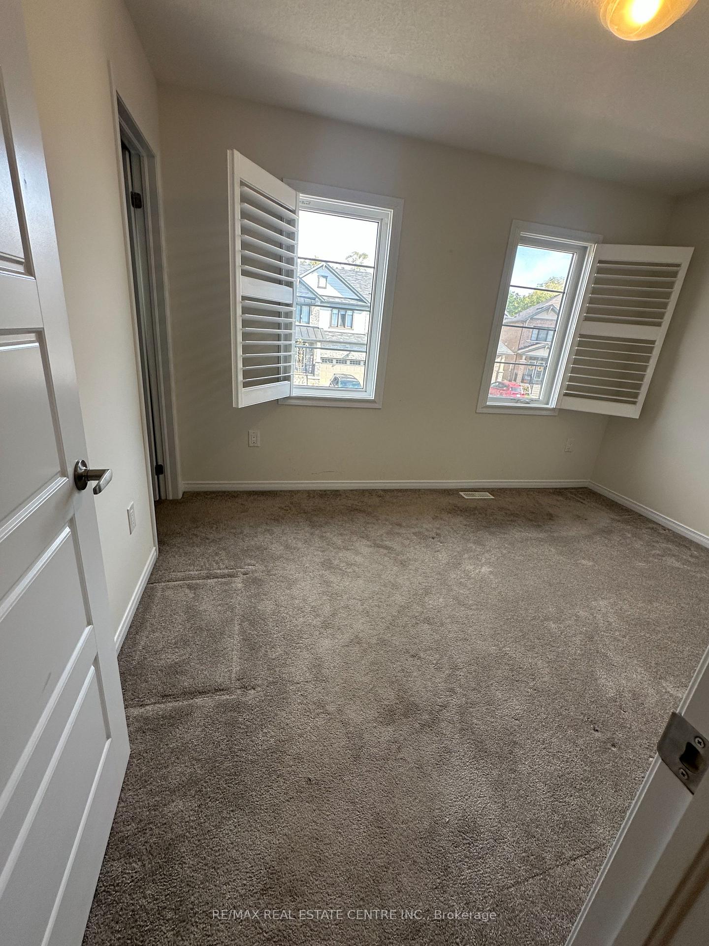 Photo 12 of 49 Queens Mary Drive S, Hamilton, Stoney Creek Mountain — HOMEH