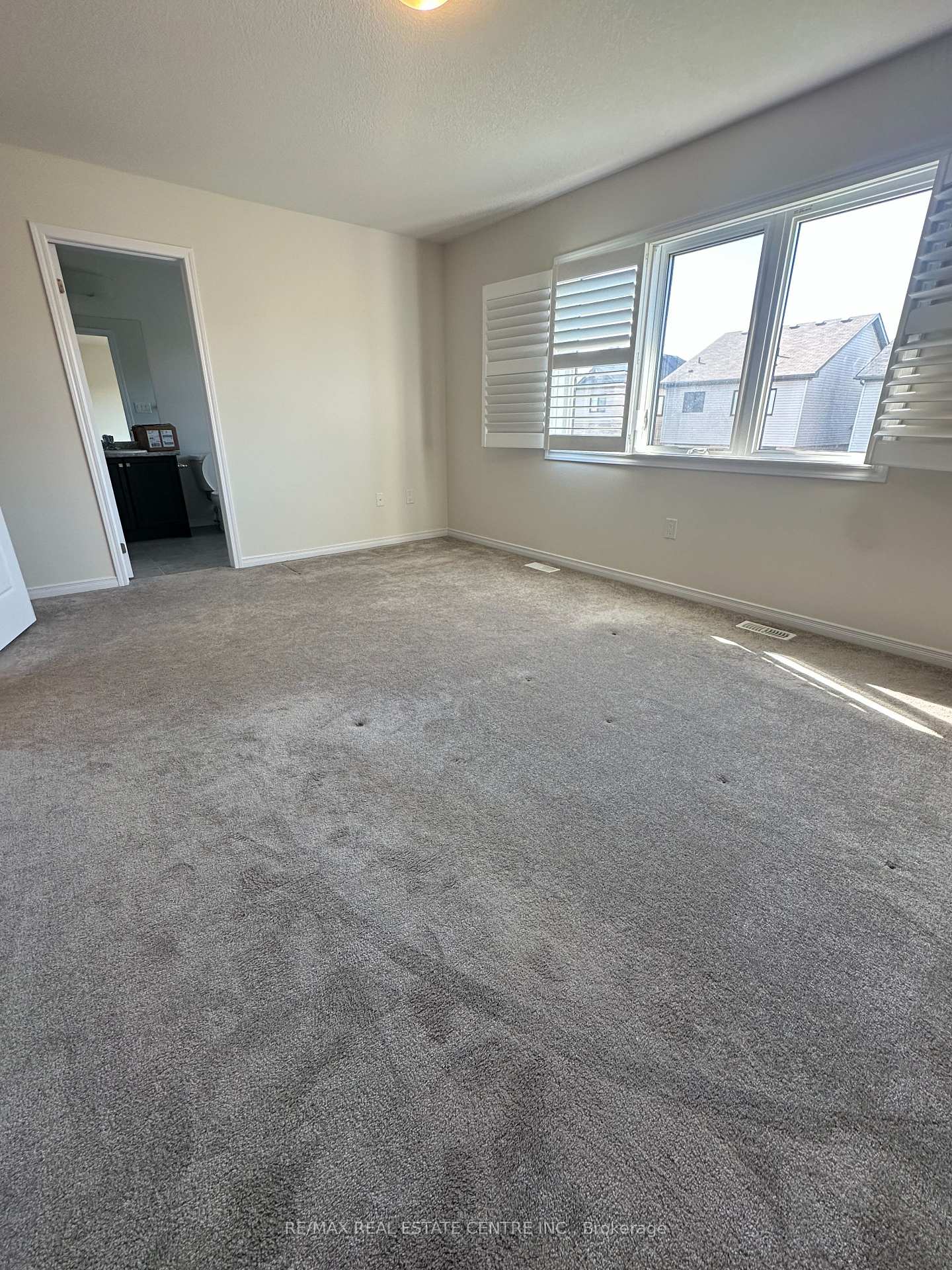 Photo 14 of 49 Queens Mary Drive S, Hamilton, Stoney Creek Mountain — HOMEH