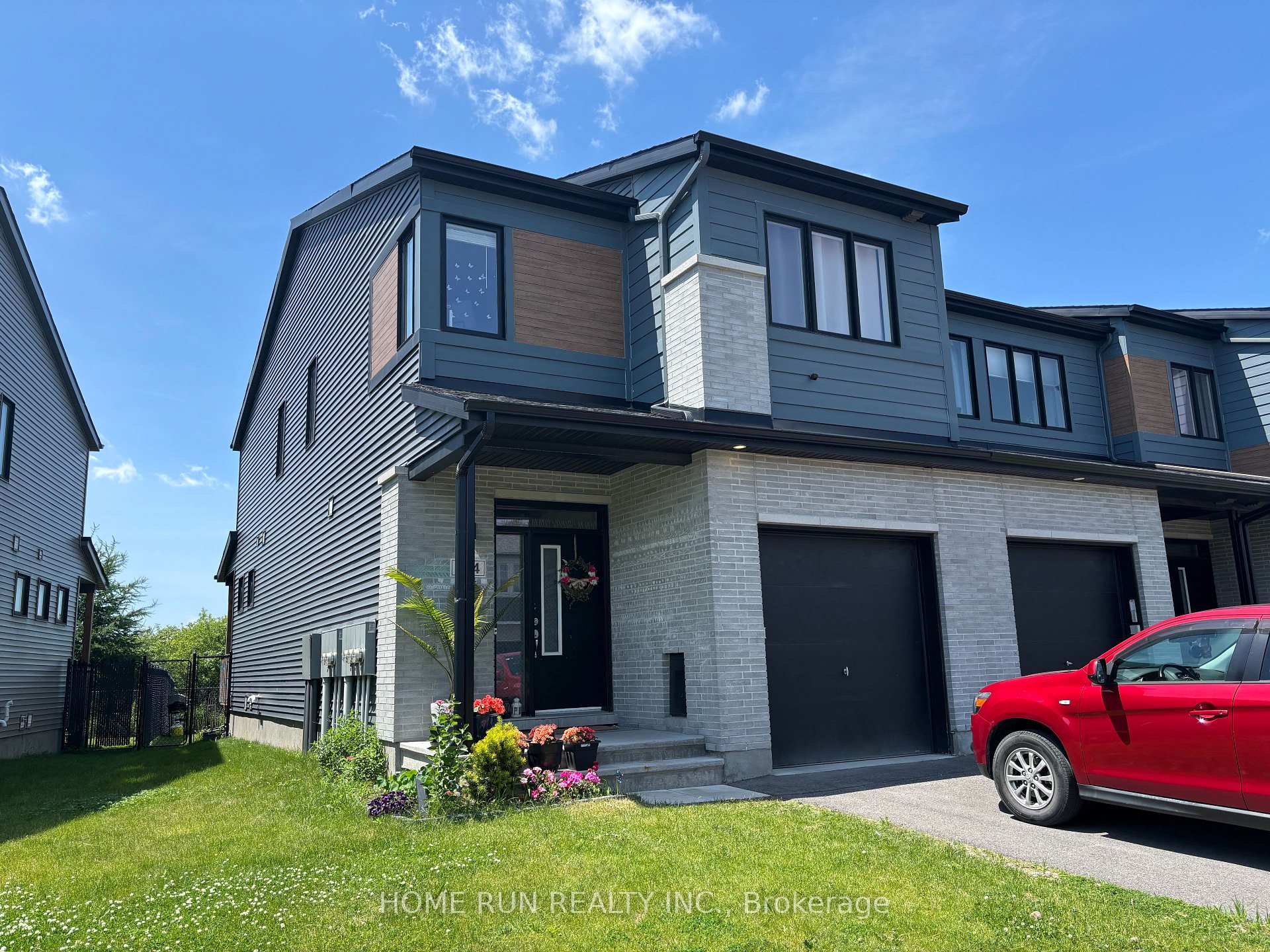 Photo 1 of 194 Tapadero Avenue, Ottawa, Kanata - Emerald Meadows/Trailwest — HOMEH