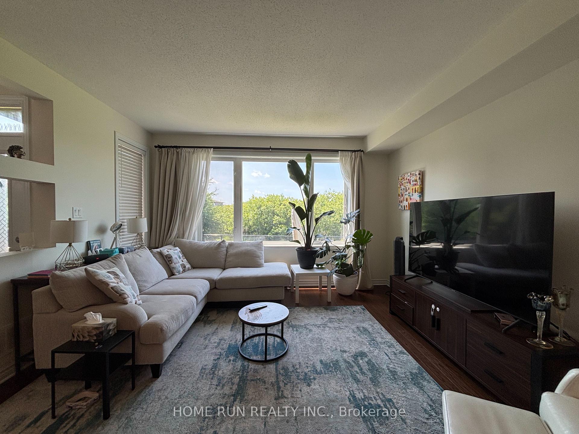 Photo 6 of 194 Tapadero Avenue, Ottawa, Kanata - Emerald Meadows/Trailwest — HOMEH