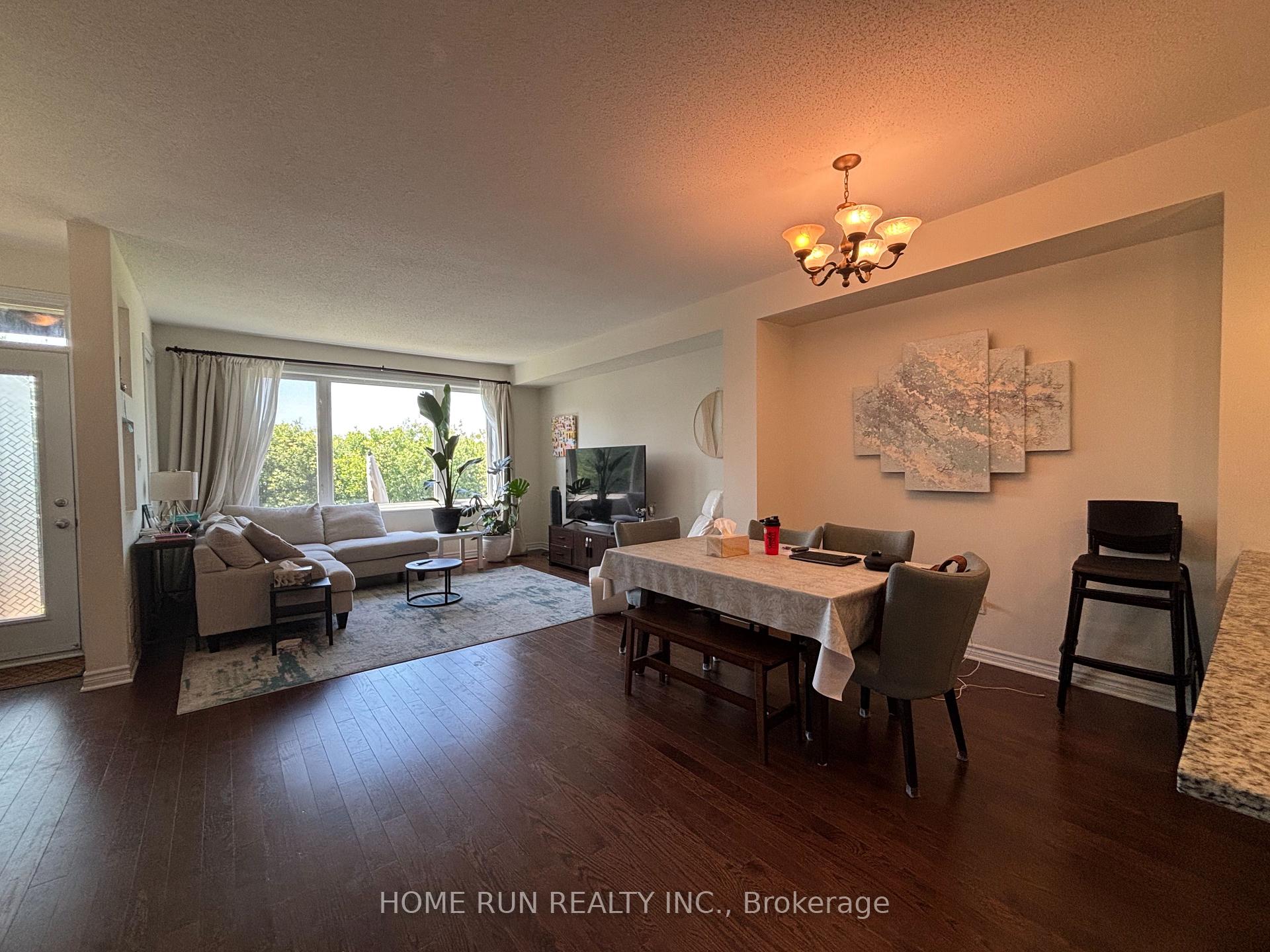 Photo 8 of 194 Tapadero Avenue, Ottawa, Kanata - Emerald Meadows/Trailwest — HOMEH
