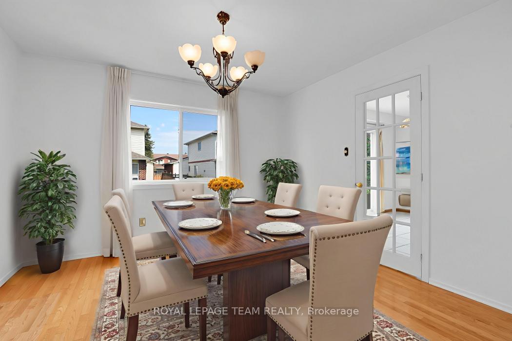 Photo 8 of 16 Chickasaw Crescent, Ottawa, Kanata - Bridlewood — HOMEH
