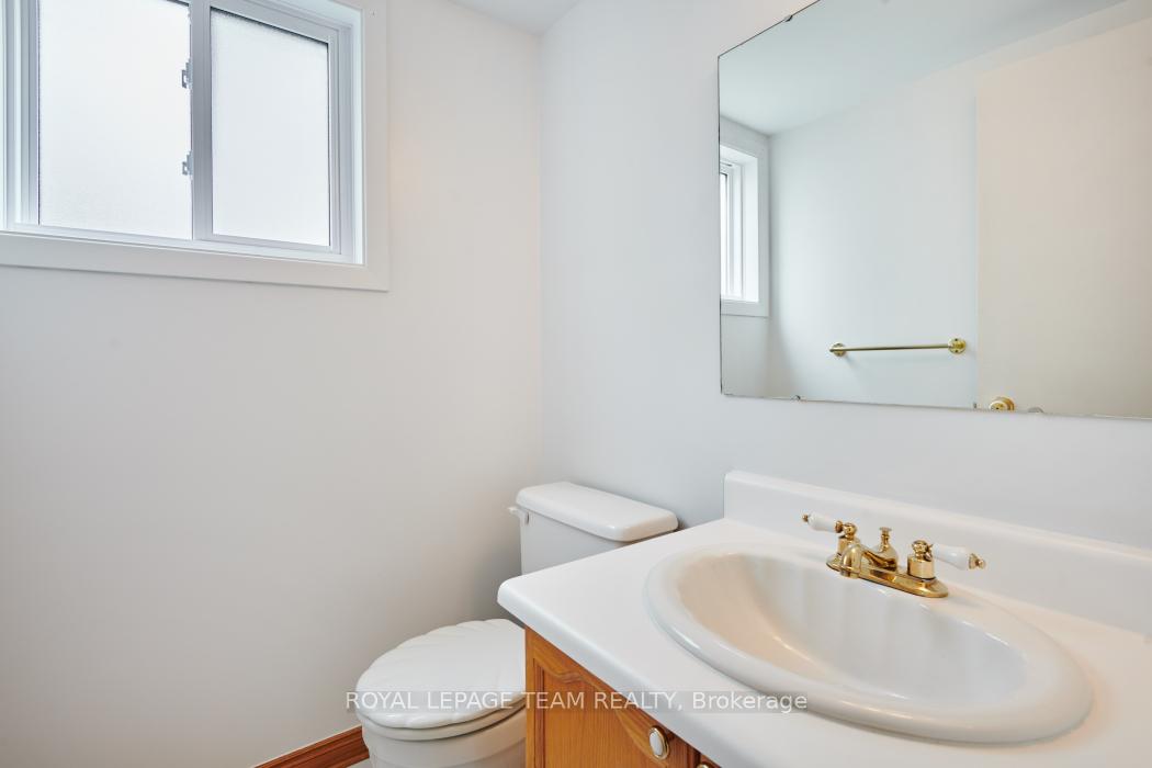 Photo 15 of 16 Chickasaw Crescent, Ottawa, Kanata - Bridlewood — HOMEH