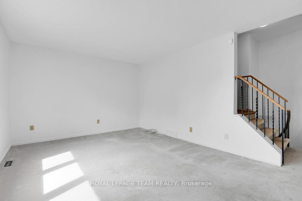 Photo 18 of 16 Chickasaw Crescent, Ottawa, Kanata - Bridlewood — HOMEH