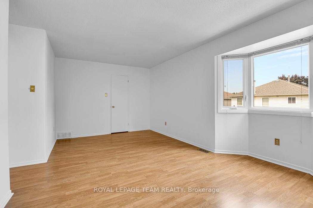 Photo 20 of 16 Chickasaw Crescent, Ottawa, Kanata - Bridlewood — HOMEH