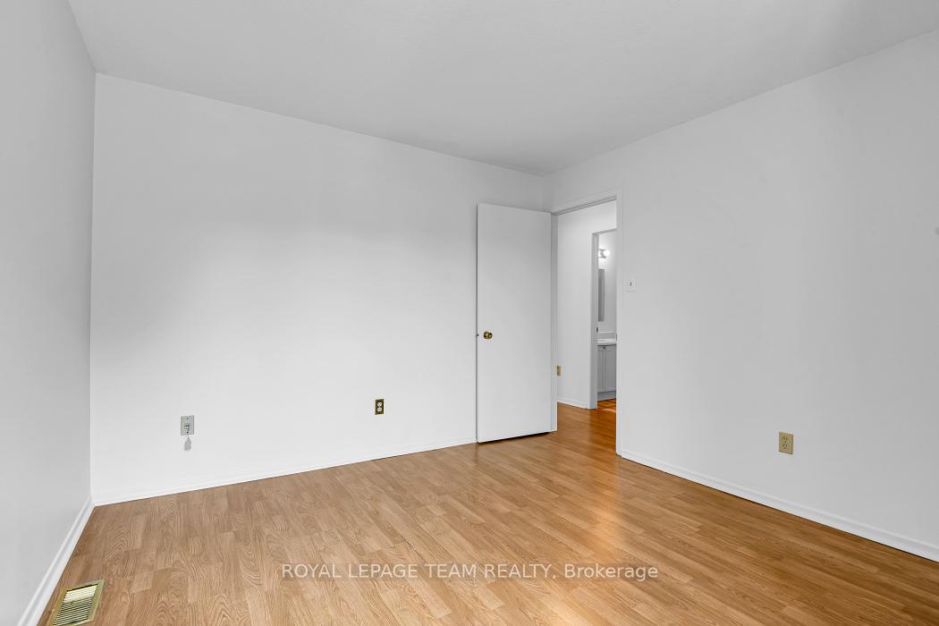 Photo 24 of 16 Chickasaw Crescent, Ottawa, Kanata - Bridlewood — HOMEH