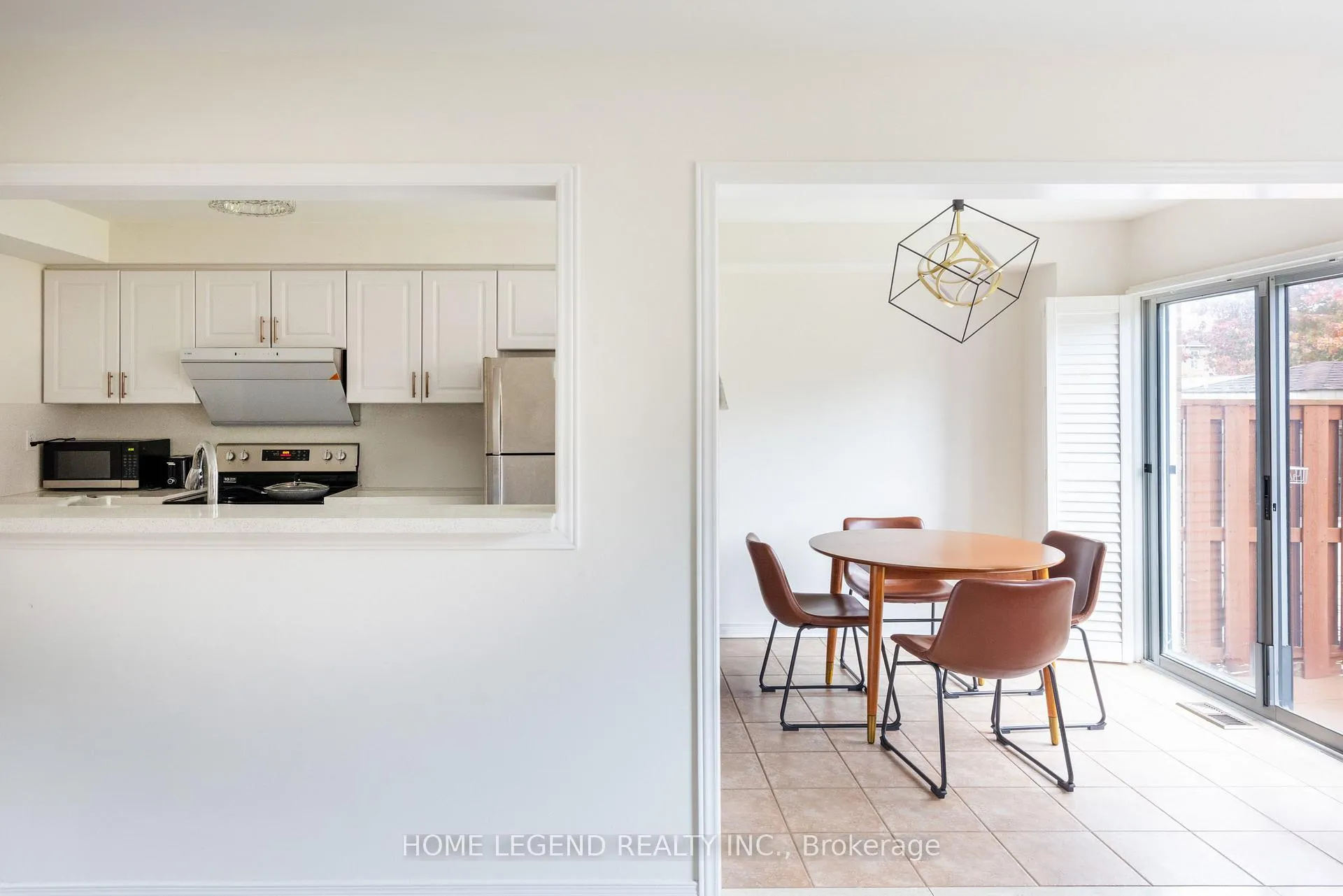 Photo 7 of 48 Warren Bradley Street, Markham, Berczy — HOMEH