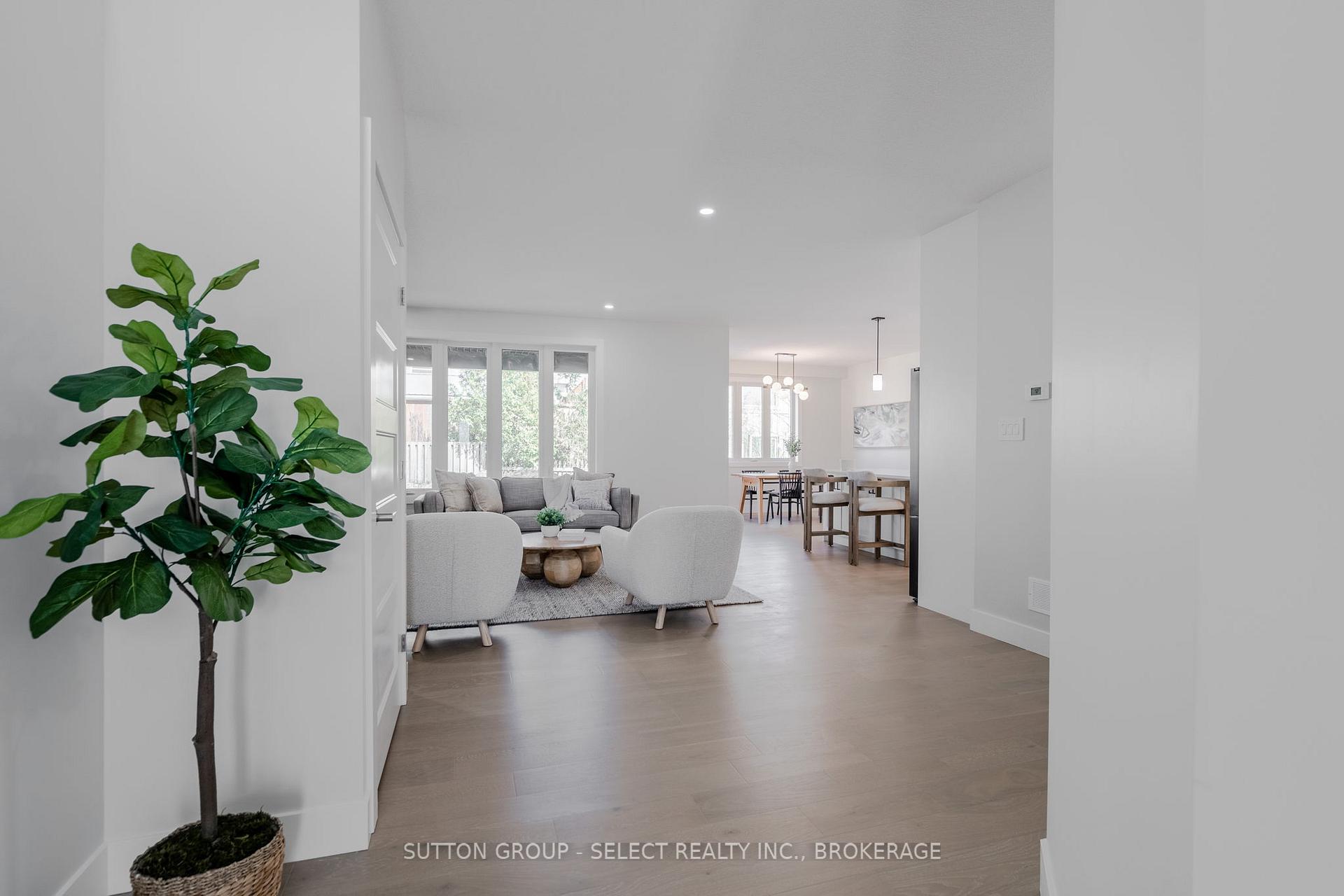 Photo 4 of Unit 21, 7966 Fallon Drive, Lucan Biddulph, Granton — HOMEH