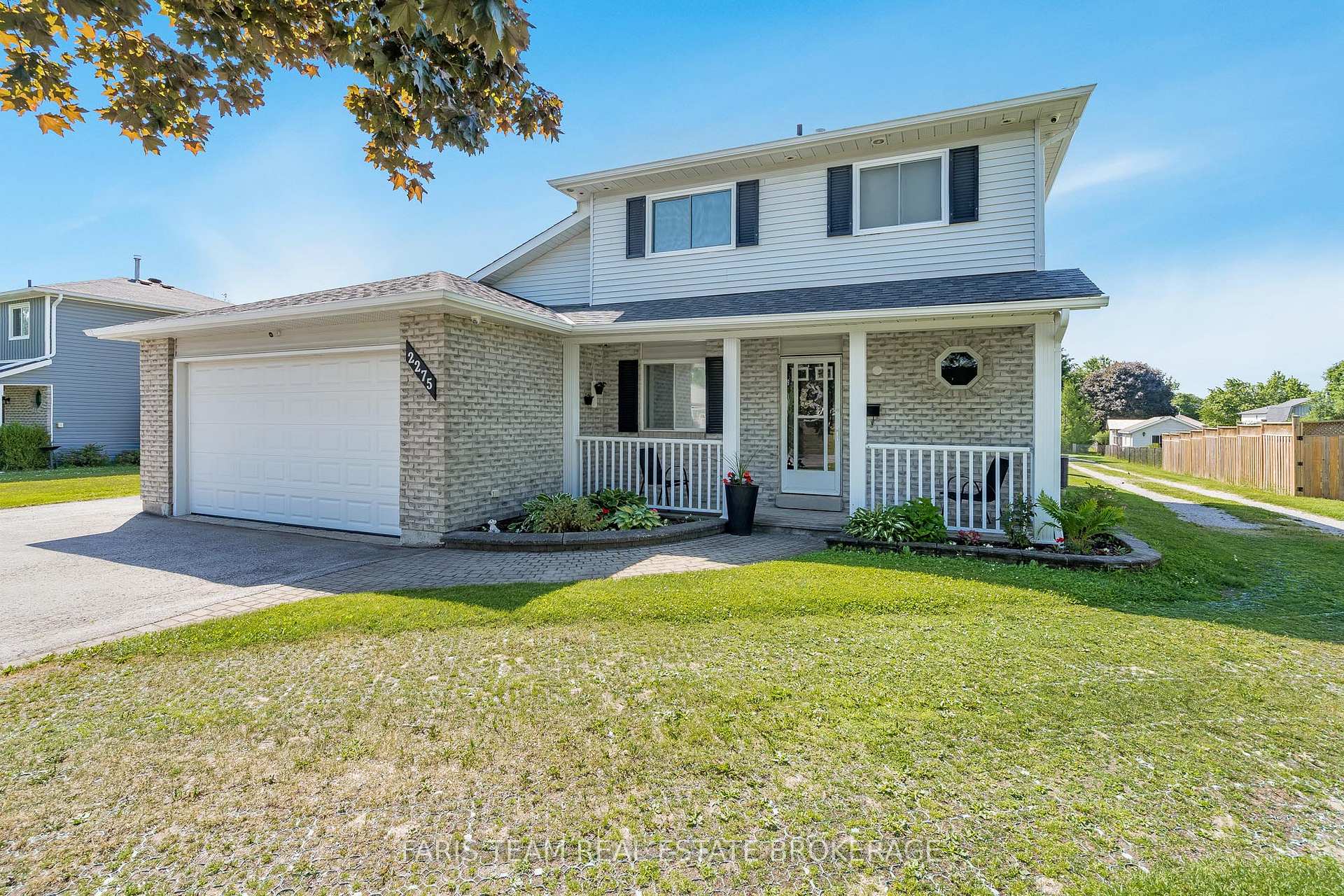 Photo 2 of 2275 Webb Street, Innisfil, Stroud — HOMEH