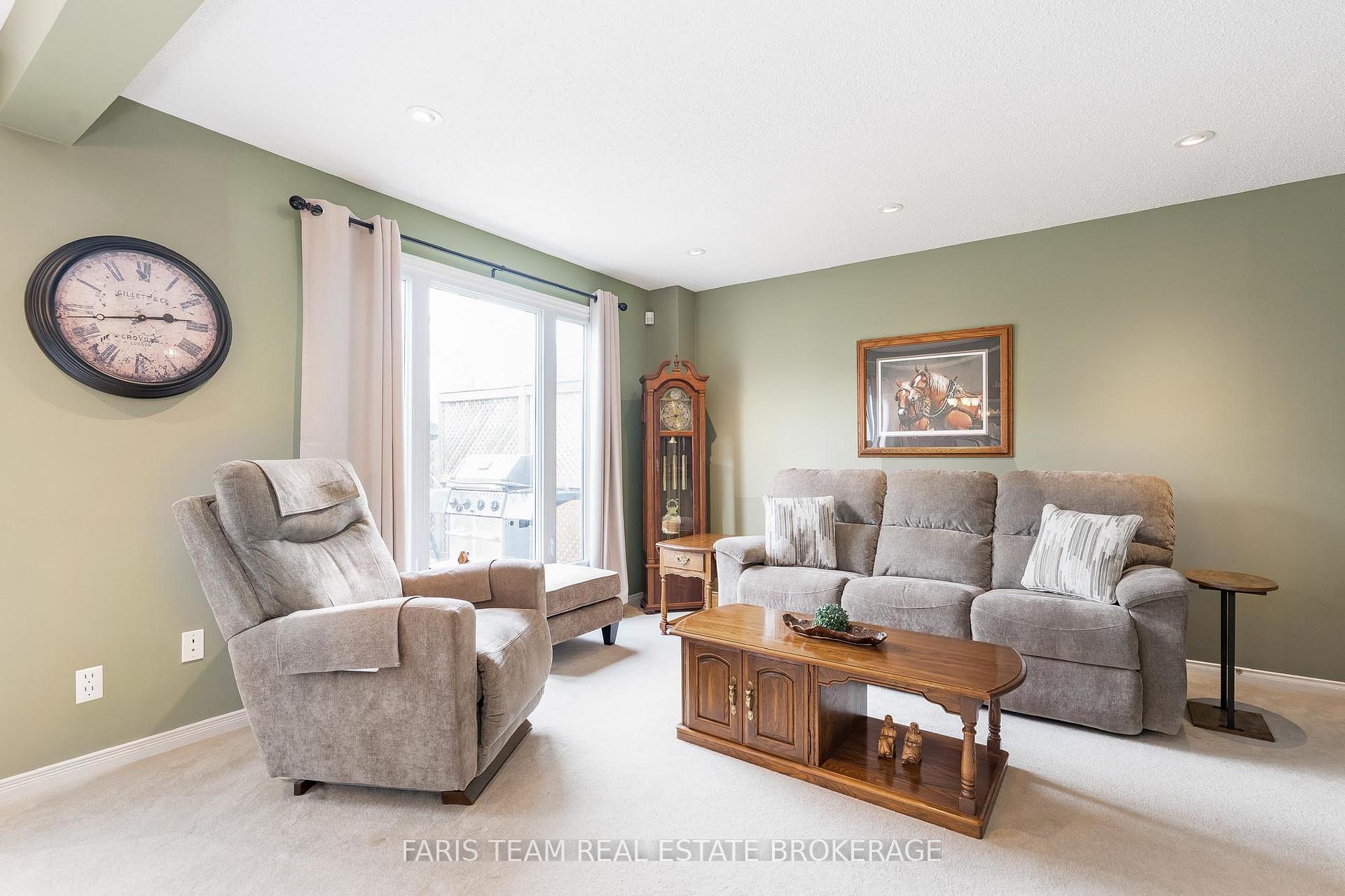 Photo 9 of 2275 Webb Street, Innisfil, Stroud — HOMEH