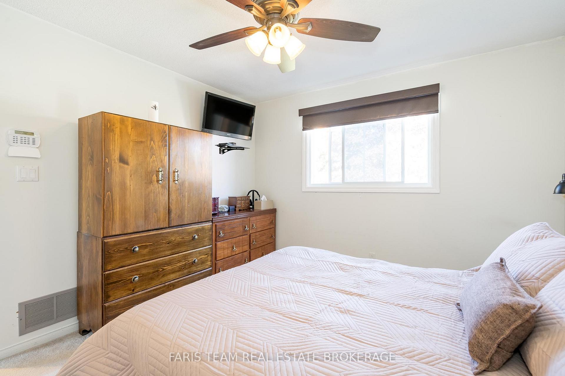 Photo 13 of 2275 Webb Street, Innisfil, Stroud — HOMEH