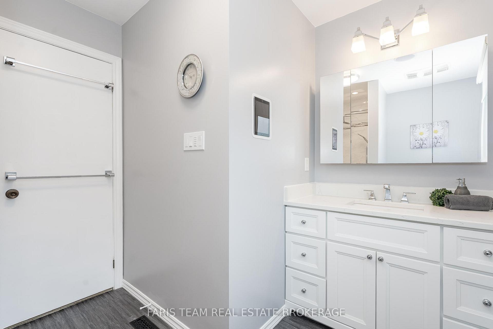 Photo 15 of 2275 Webb Street, Innisfil, Stroud — HOMEH
