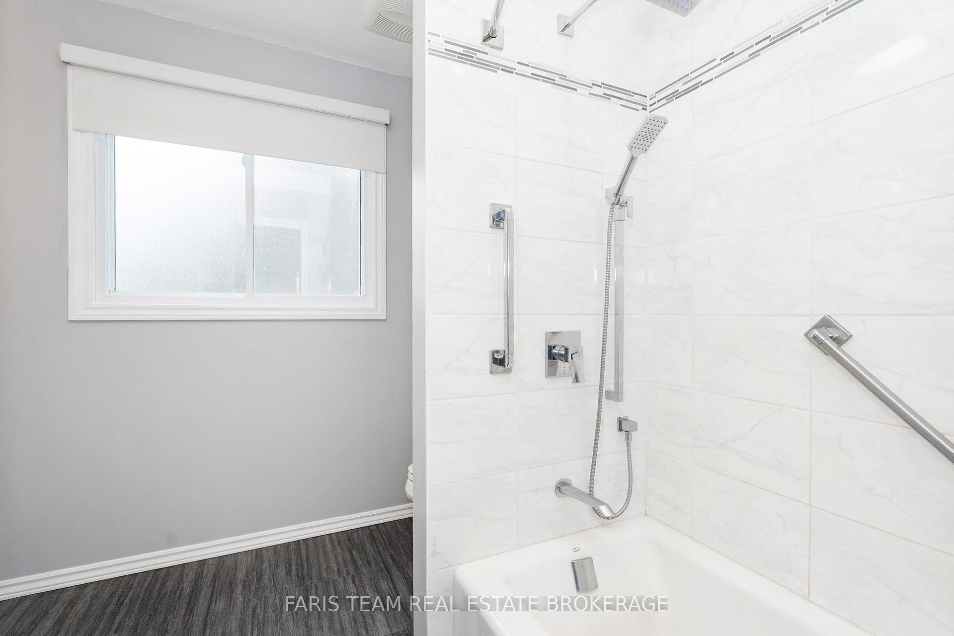 Photo 17 of 2275 Webb Street, Innisfil, Stroud — HOMEH