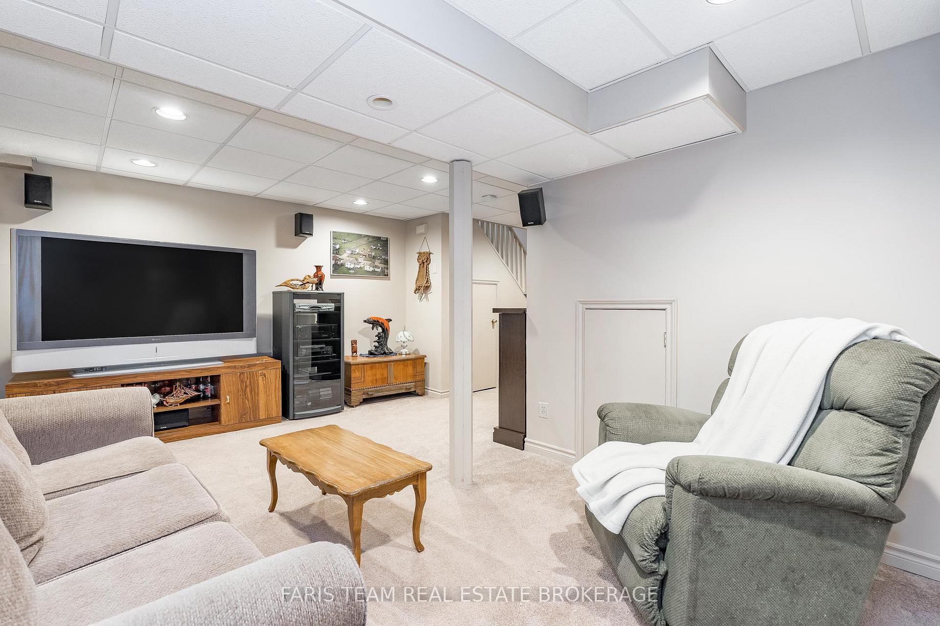 Photo 18 of 2275 Webb Street, Innisfil, Stroud — HOMEH