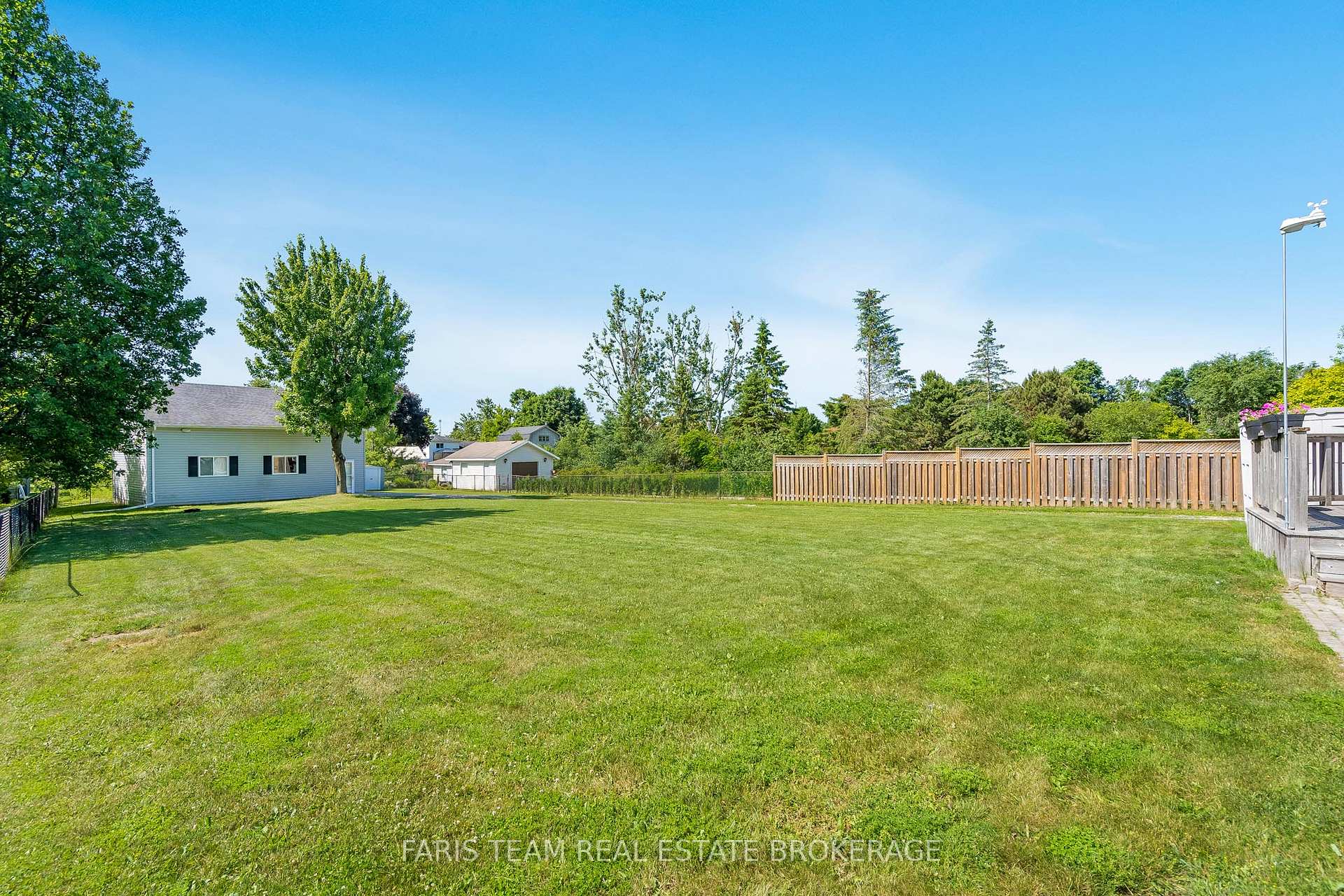 Photo 23 of 2275 Webb Street, Innisfil, Stroud — HOMEH