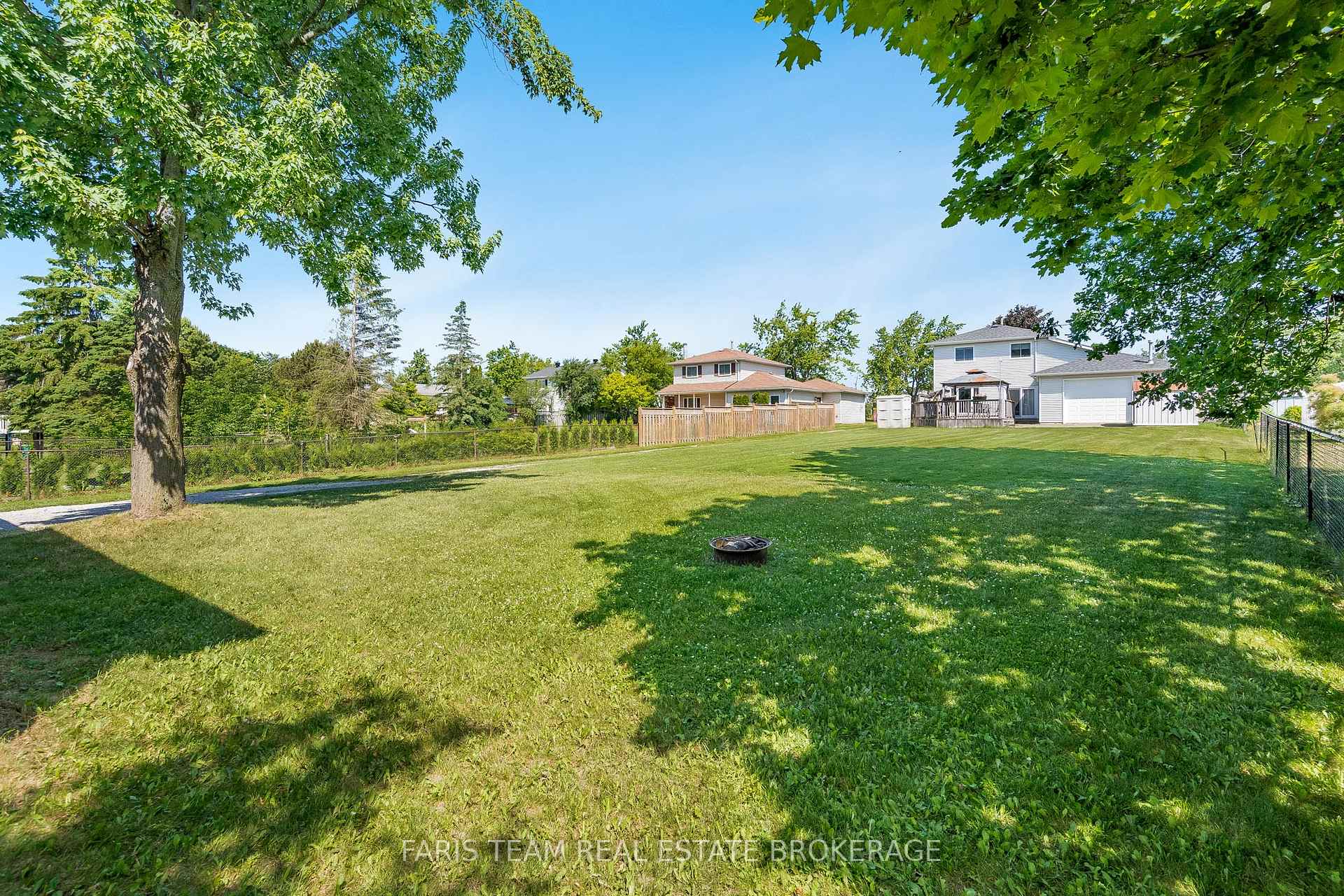 Photo 26 of 2275 Webb Street, Innisfil, Stroud — HOMEH